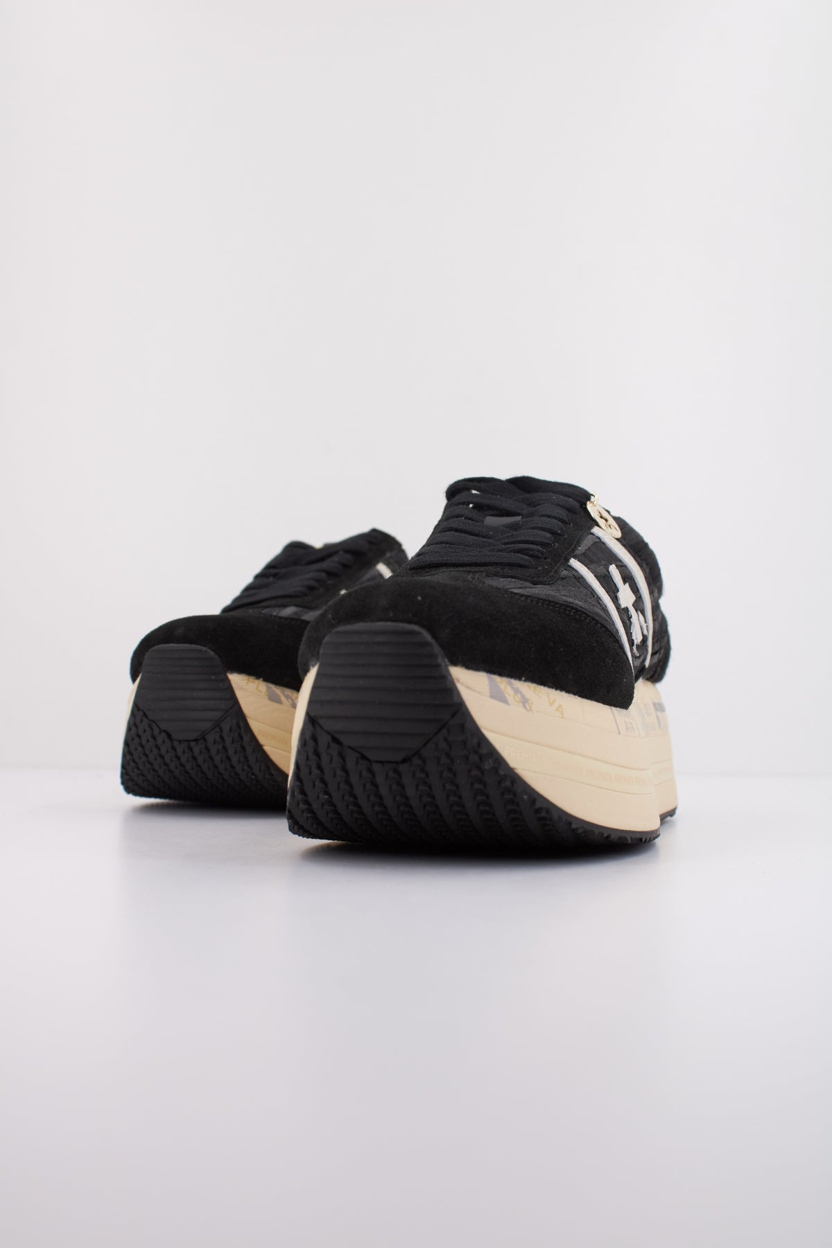 PREMIATA BETH en color NEGRO (2)