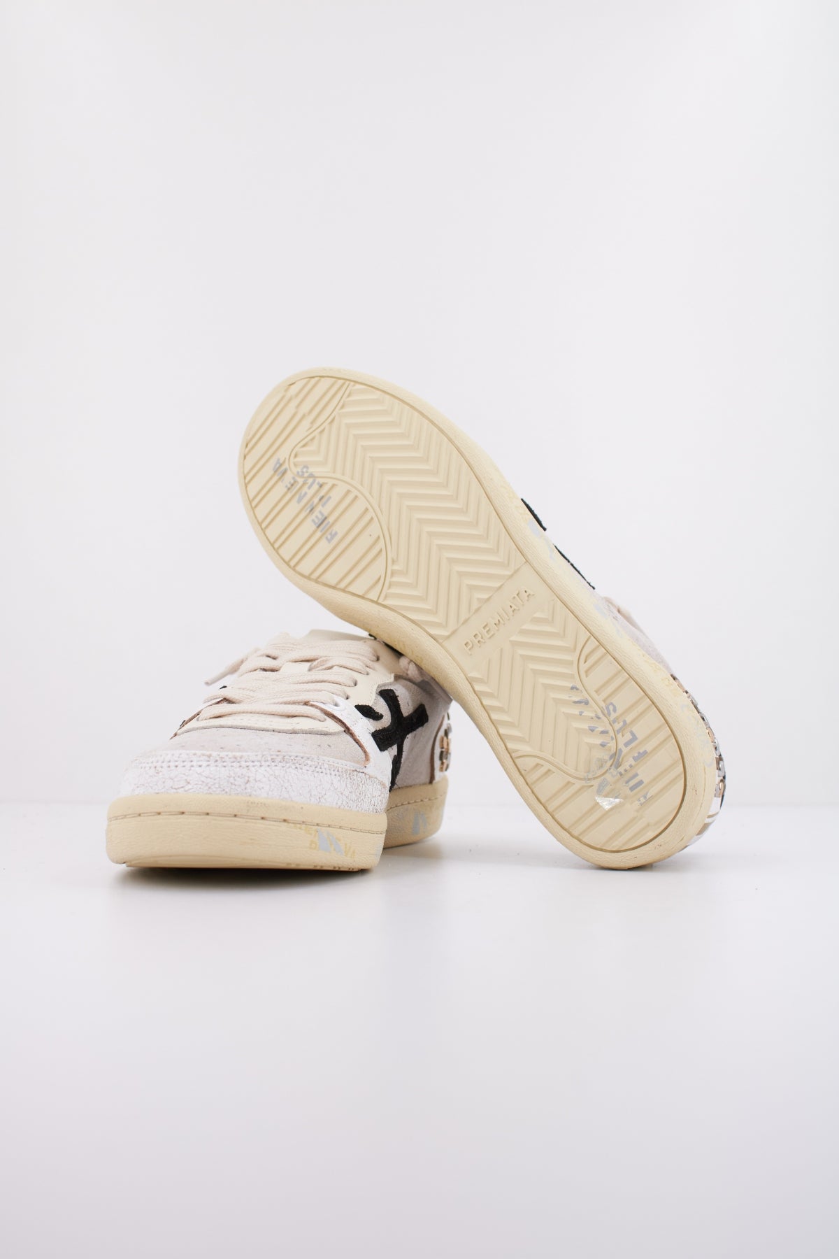 PREMIATA BSKTCLAD en color BEIS (5)