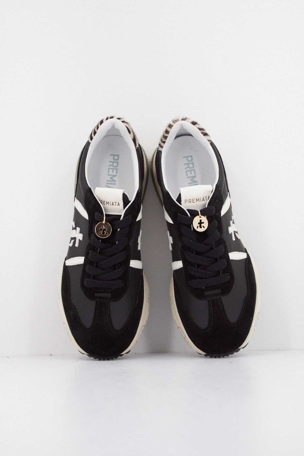 PREMIATA CASSIE en color NEGRO (3)