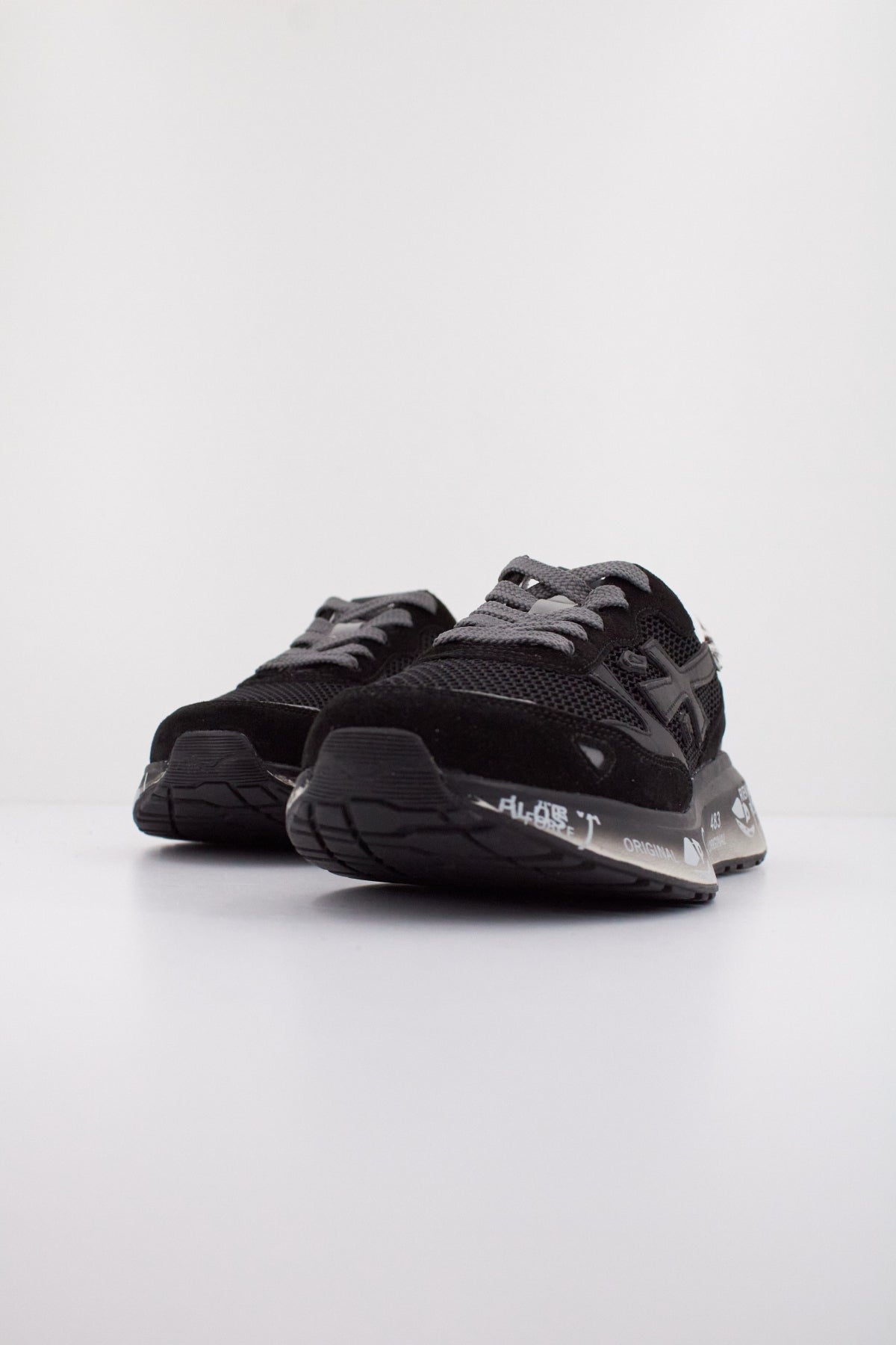 PREMIATA LAURYN en color NEGRO (2)