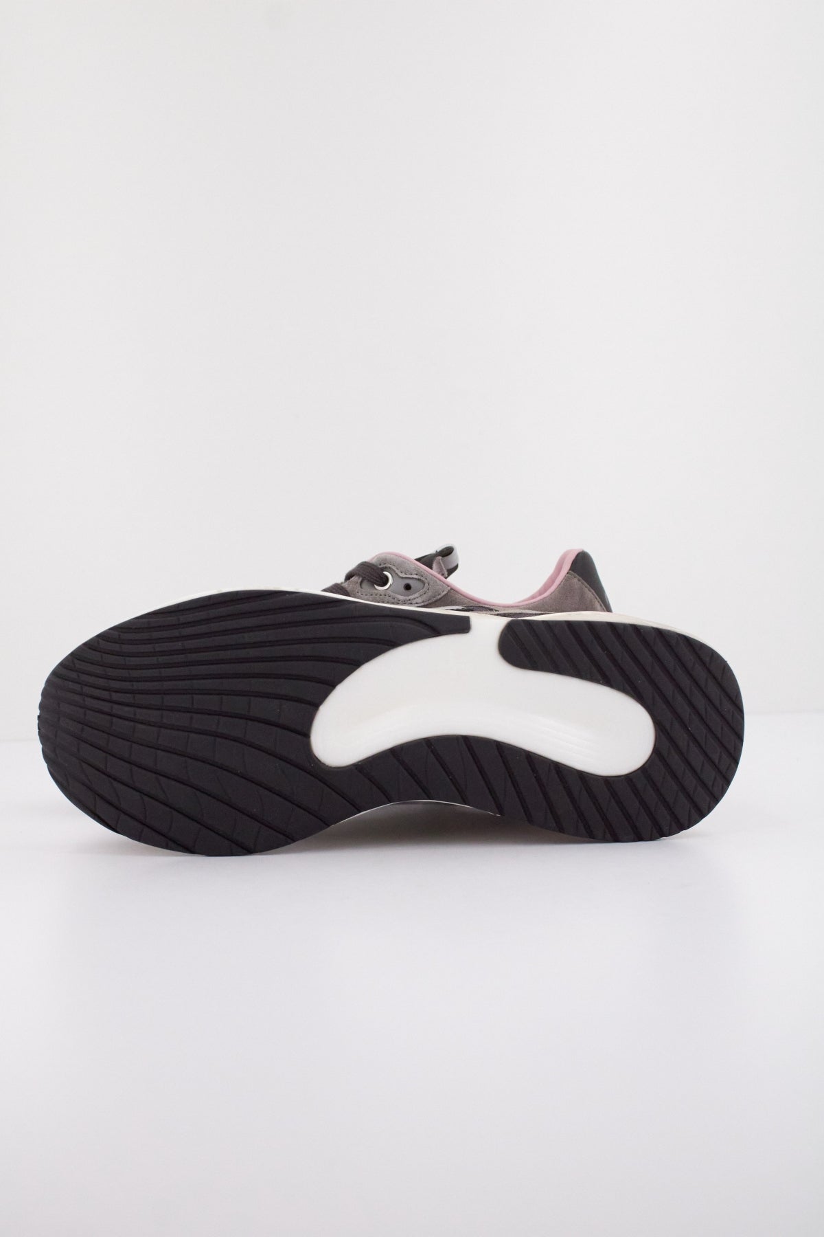 PREMIATA MOERUND en color GRIS (5)