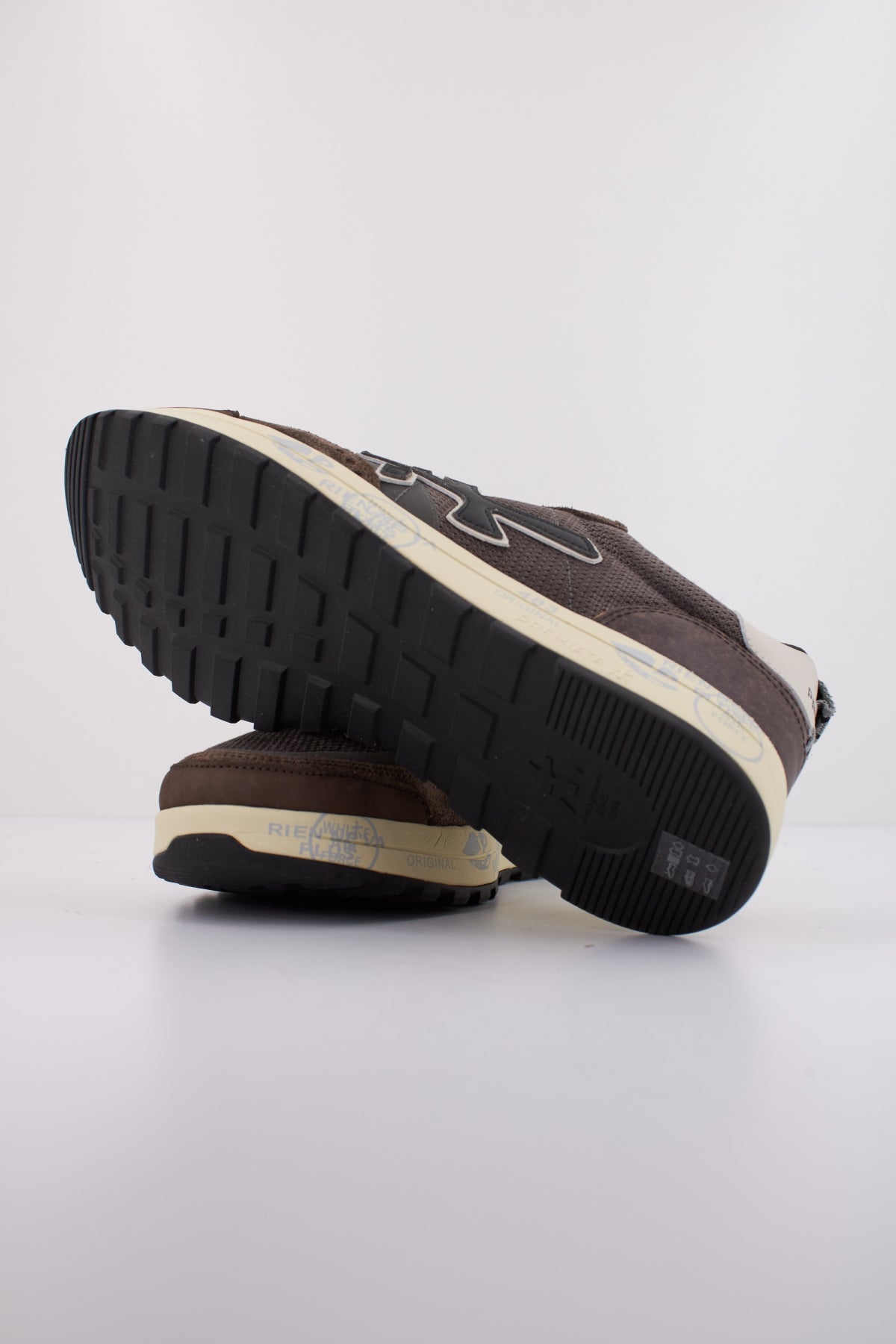 PREMIATA NOUS en color NEGRO (5)