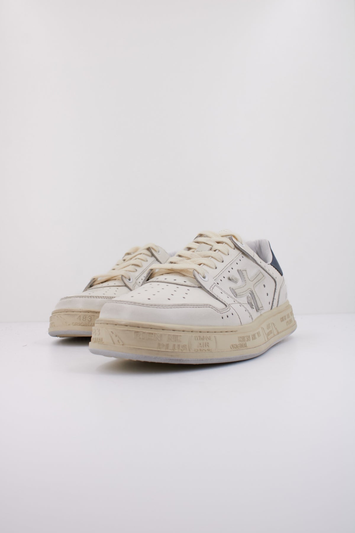 PREMIATA QUINN en color BLANCO (2)