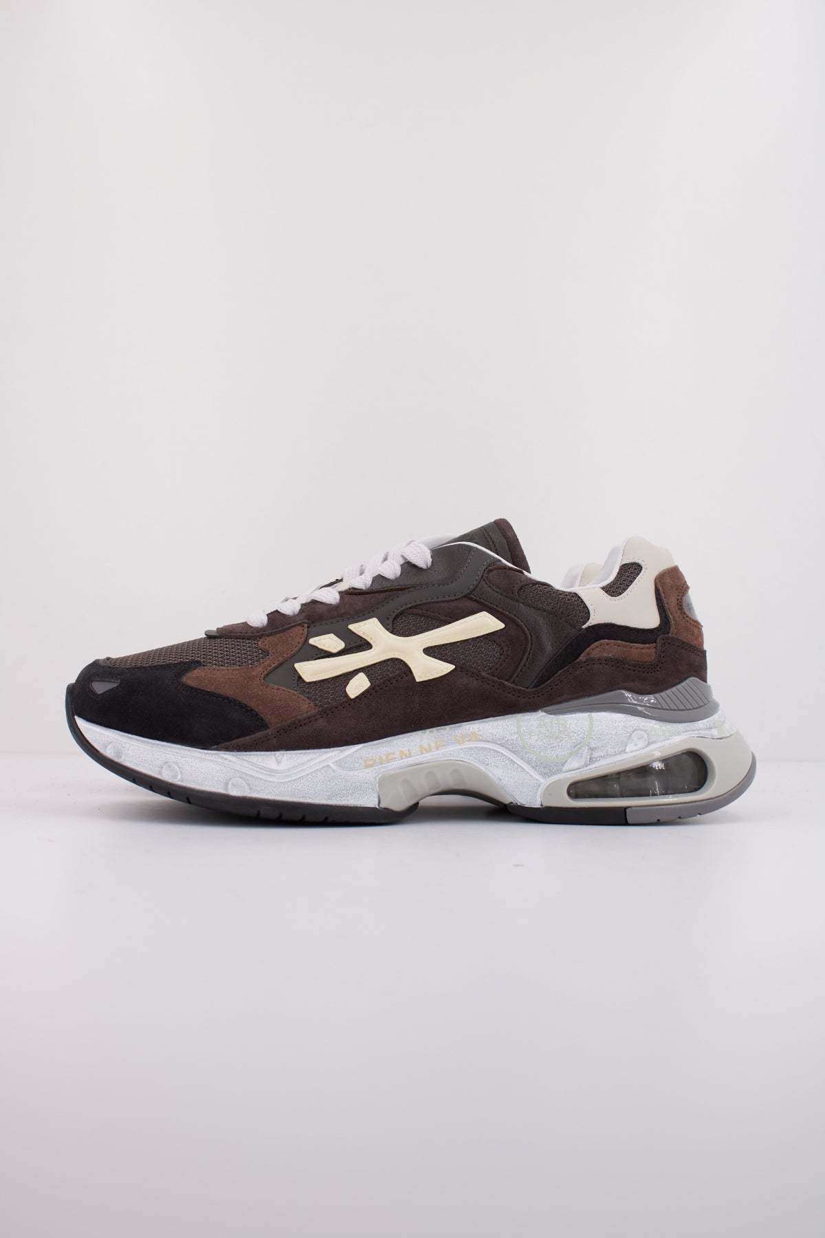 PREMIATA SHARKY en color MARRON (1)