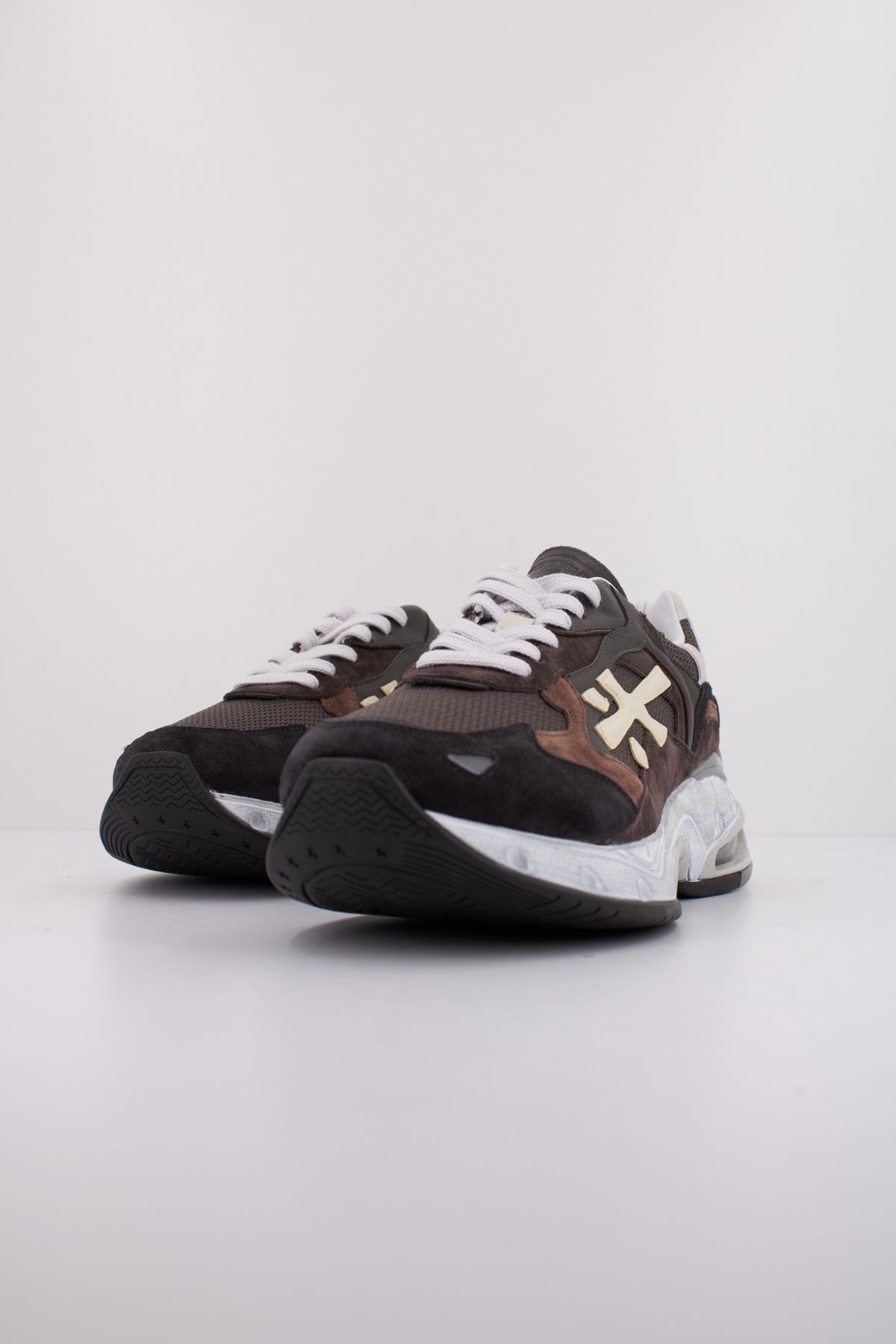PREMIATA SHARKY en color MARRON (2)