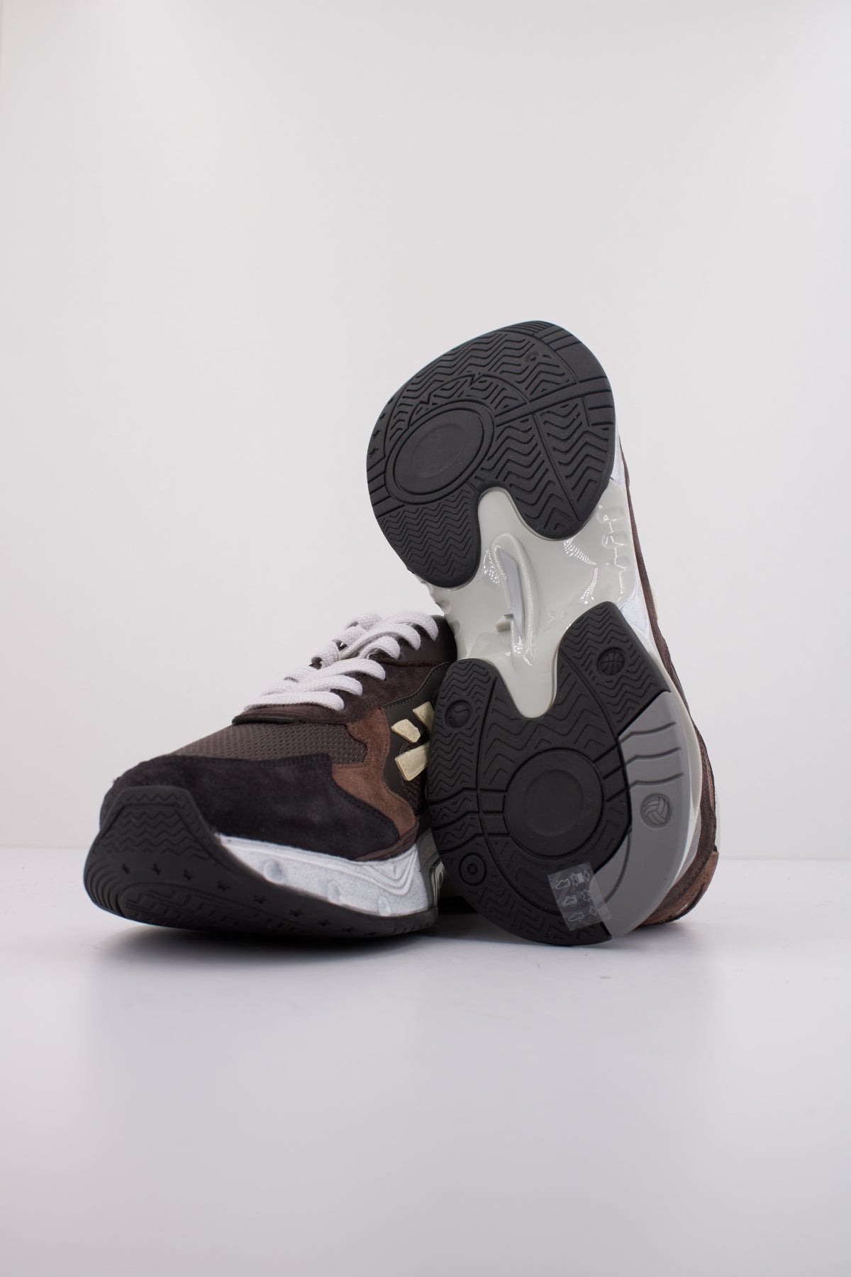PREMIATA SHARKY en color MARRON (5)