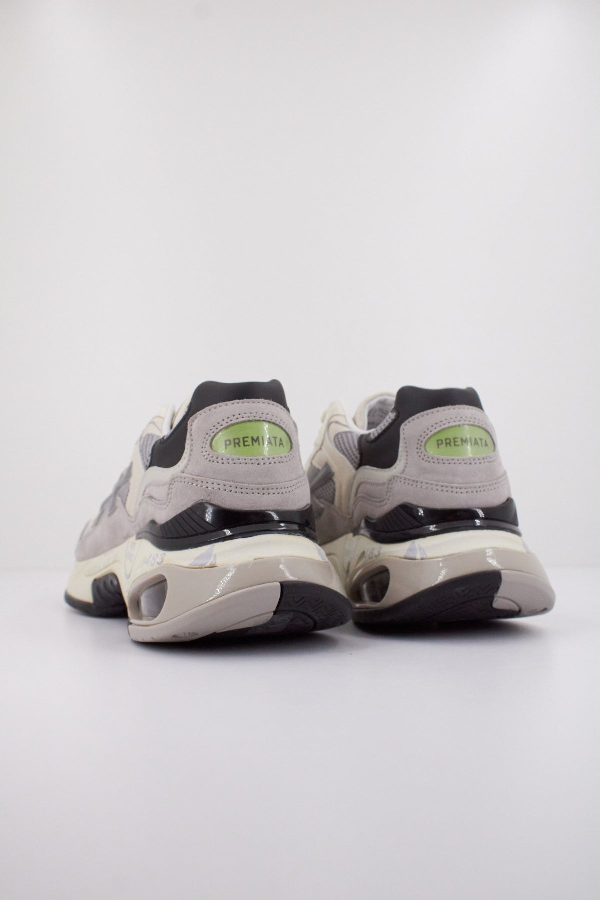 PREMIATA SHARKY en color GRIS (4)