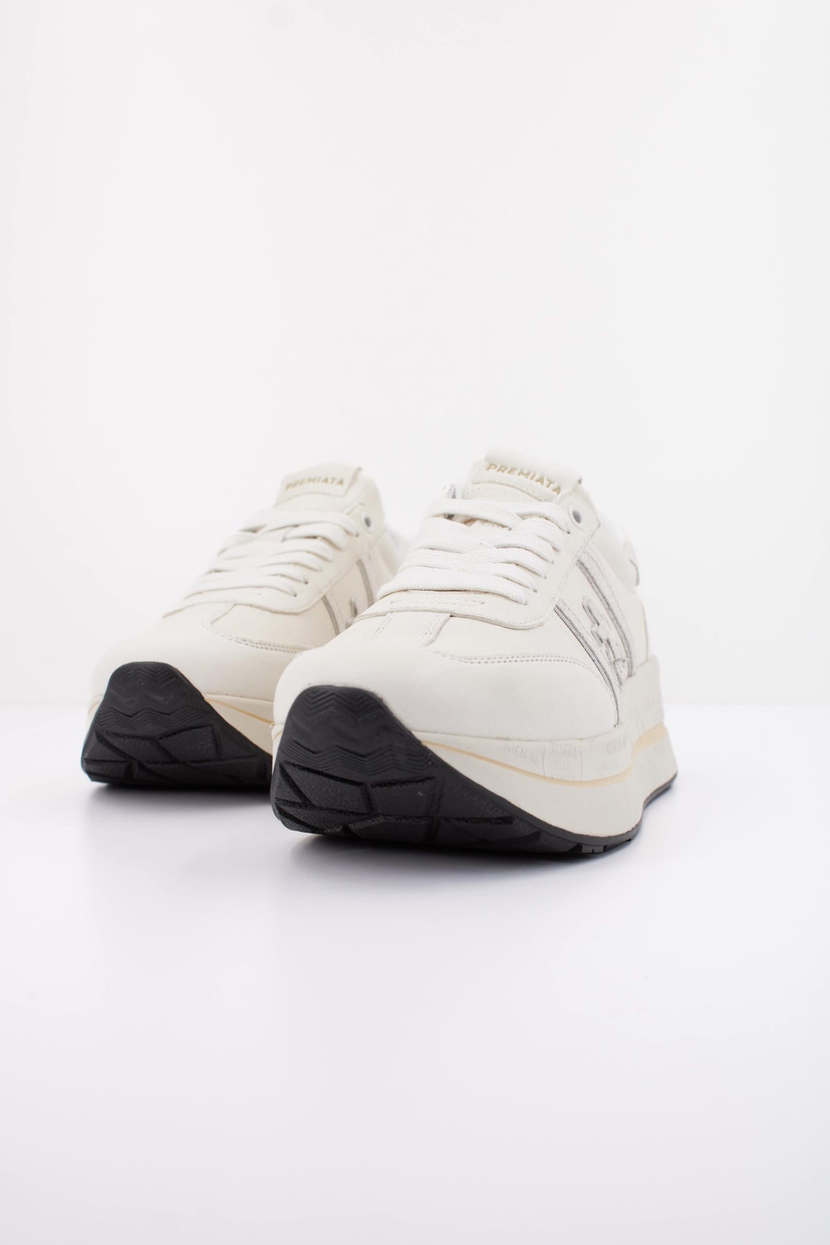 PREMIATA BETHCOIN en color BEIS (2)