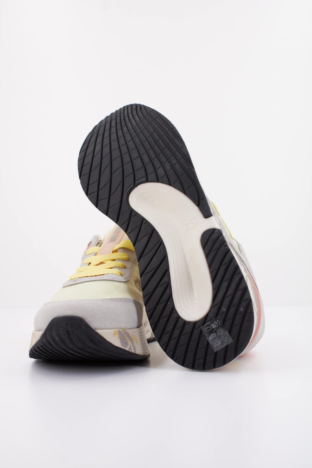 PREMIATA MOERUND en color AMARILLO (5)