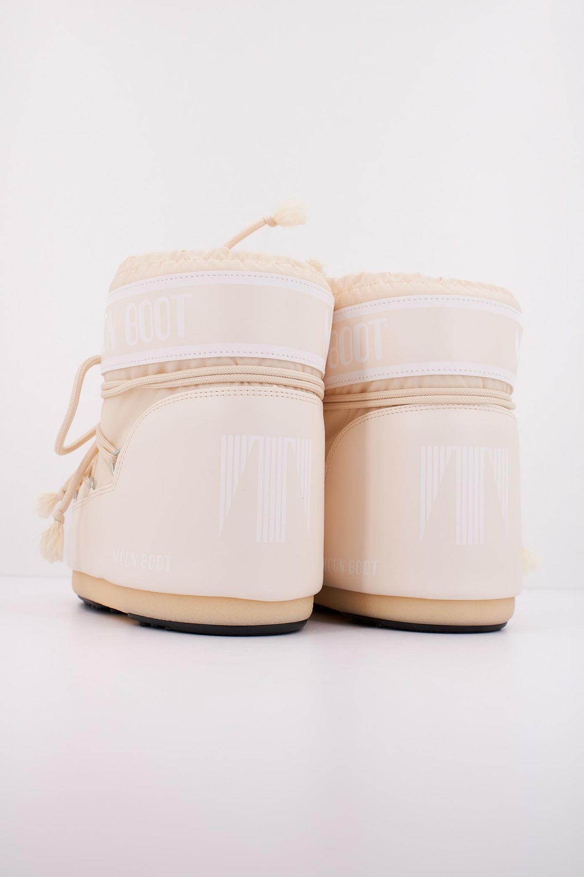 MOON BOOT ICON LOW NYLON en color BLANCO (4)