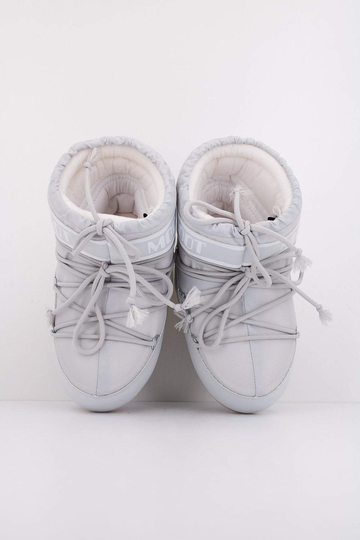 MOON BOOT ICON LOW NYLON en color GRIS (3)