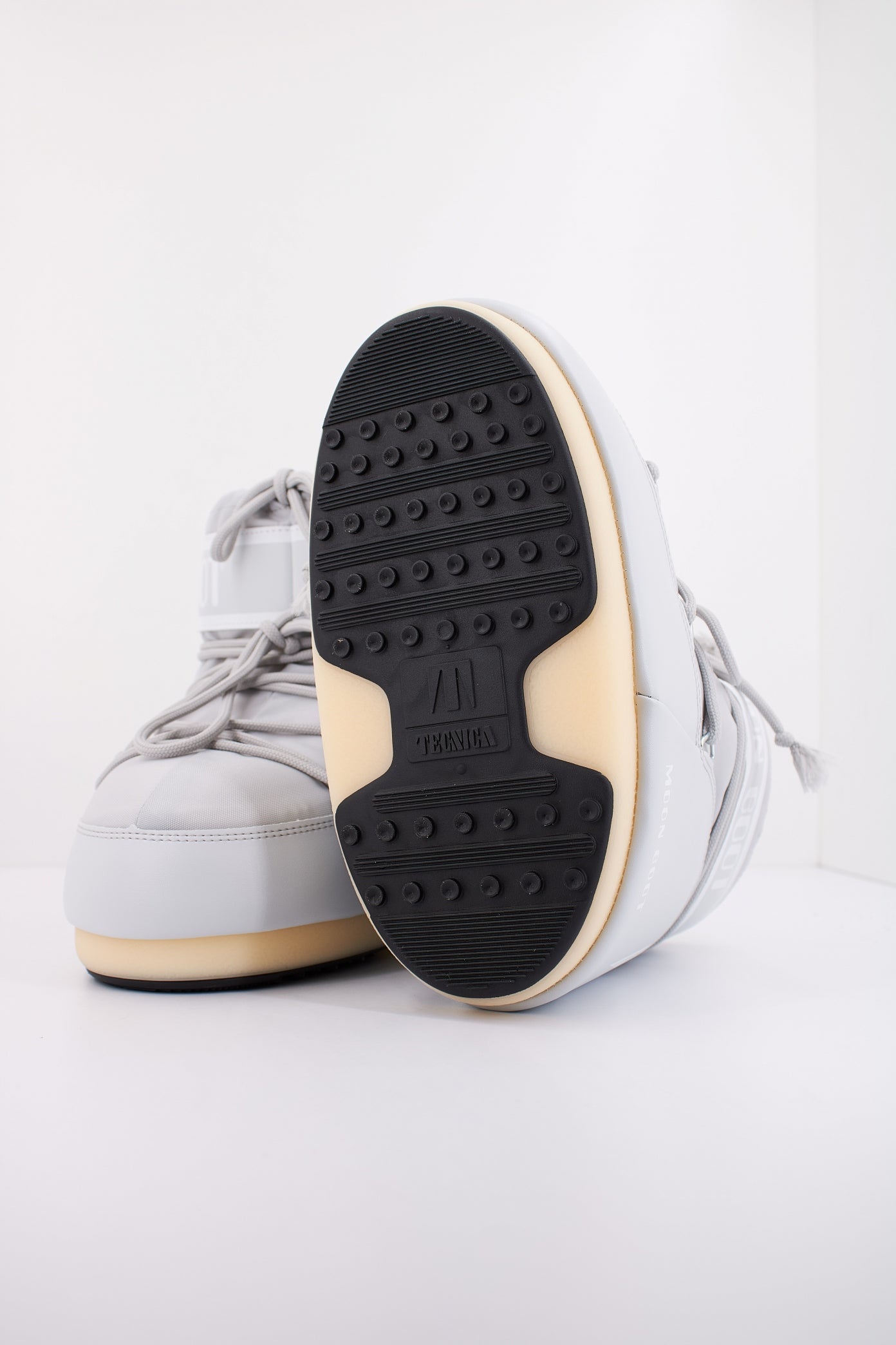MOON BOOT MB ICON LOW NY en color GRIS (5)