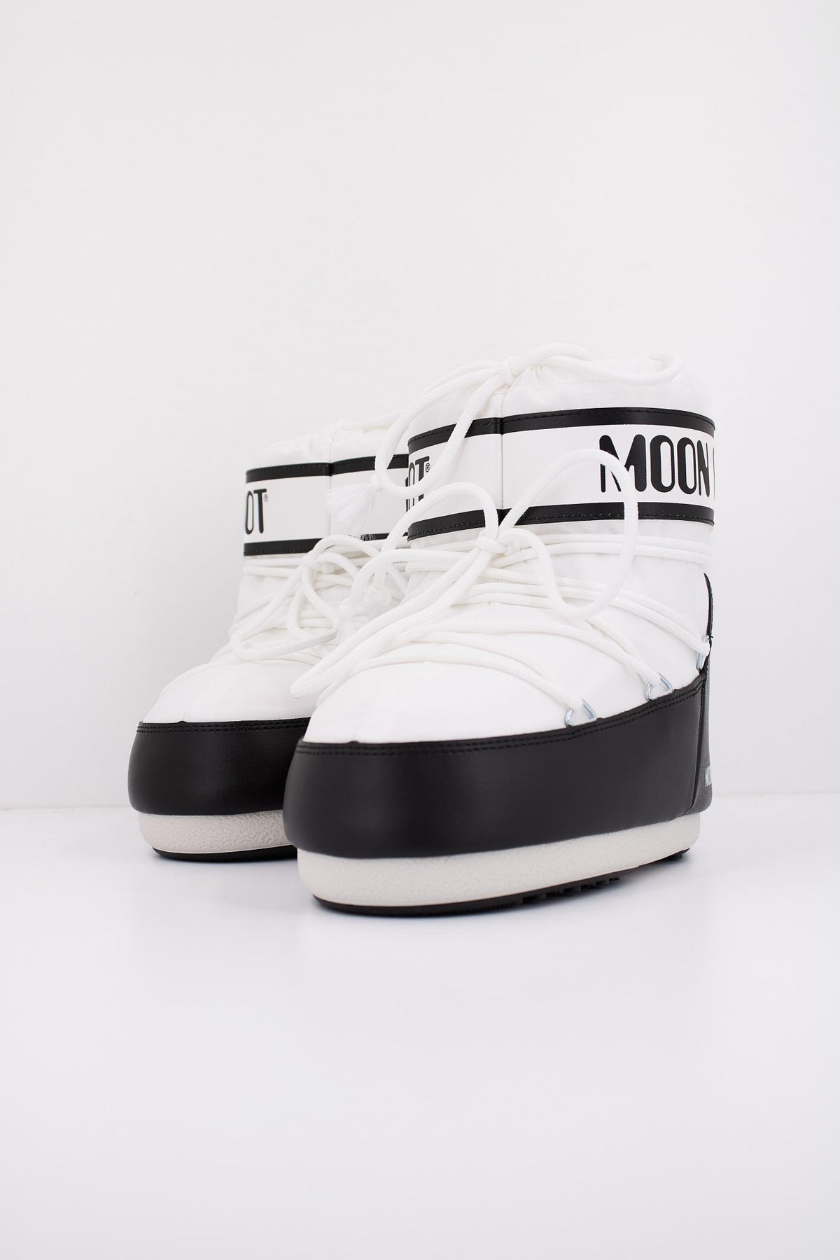 MOON BOOT ICON LOW NYLON en color BLANCO (2)