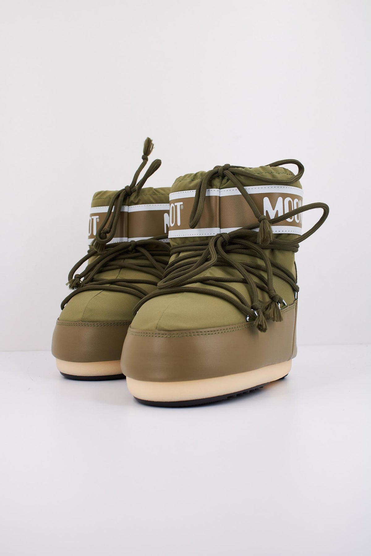 MOON BOOT ICON LOW NYLON en color VERDE (2)