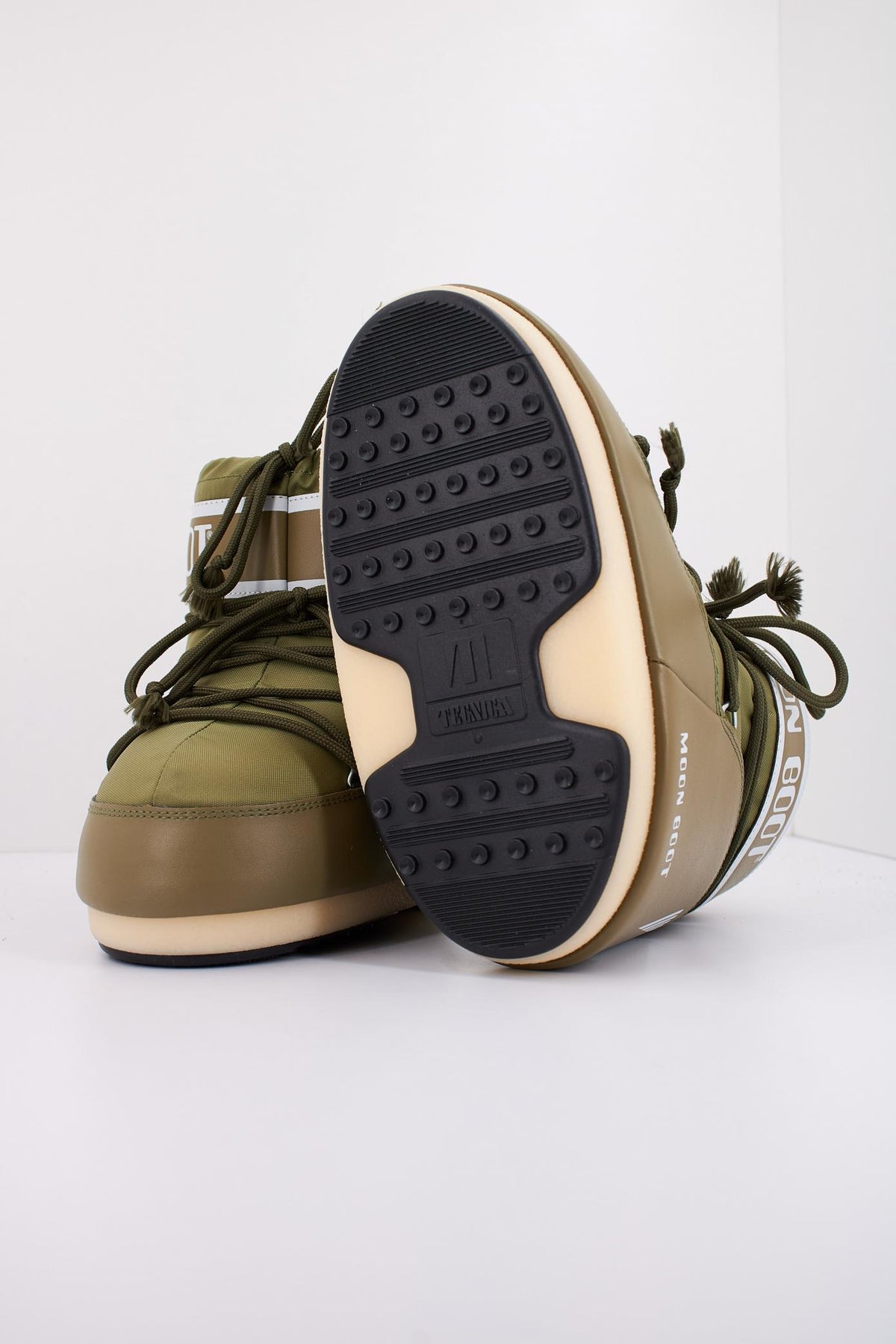 MOON BOOT ICON LOW NYLON en color VERDE (5)