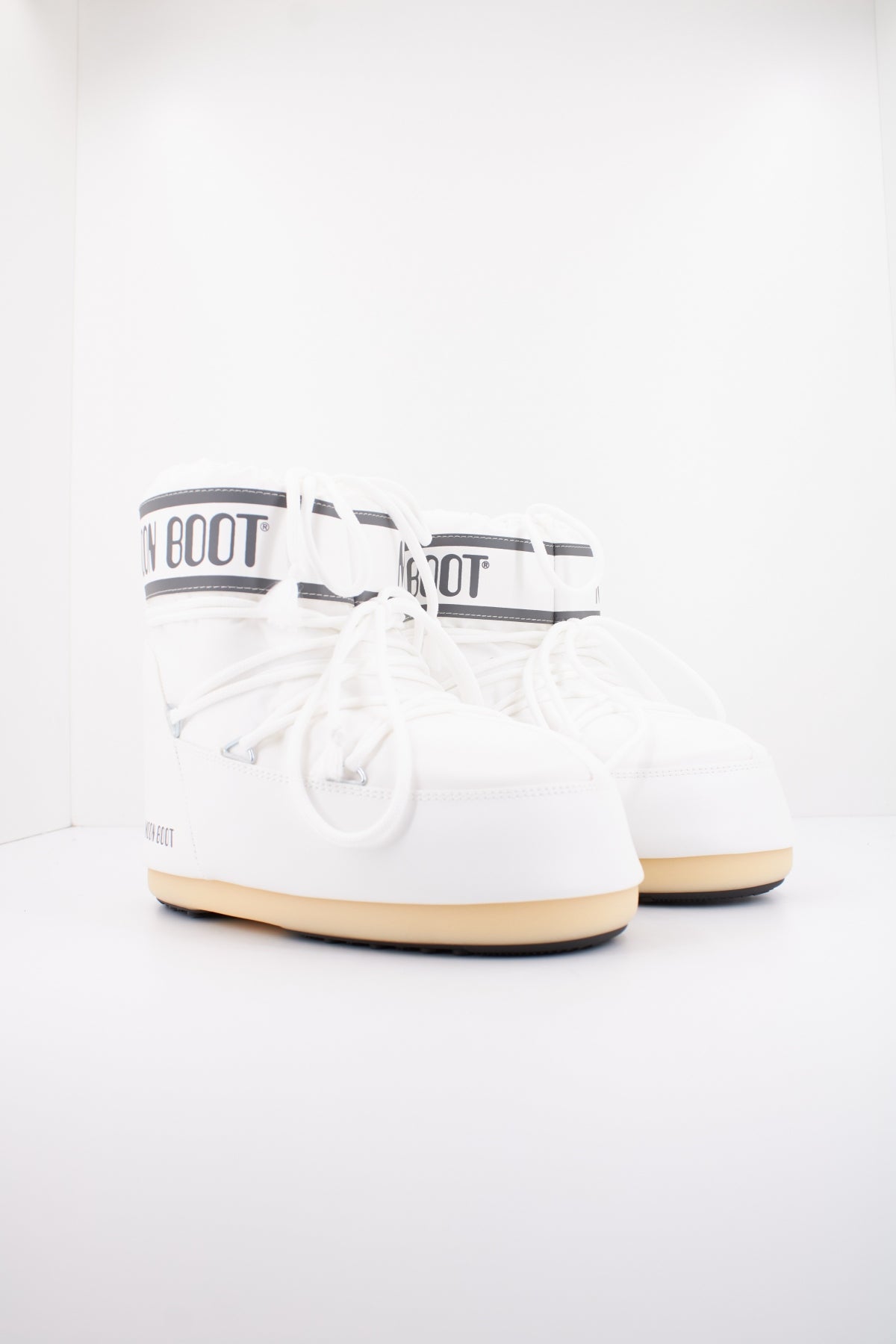 MOON BOOT ICON LOW NYL en color BLANCO (2)