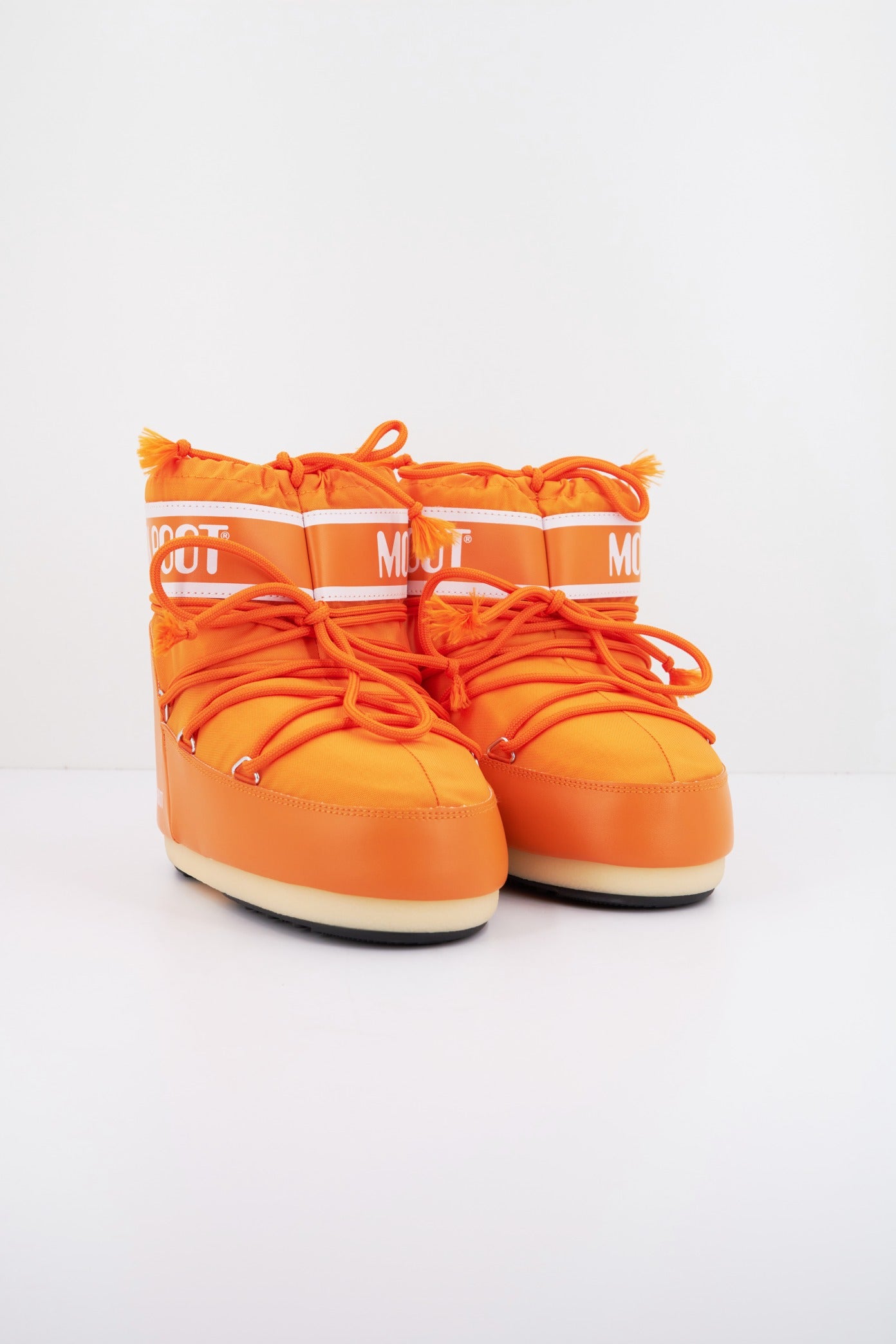 MOON BOOT MB ICON LOW NYLON en color NARANJA (2)