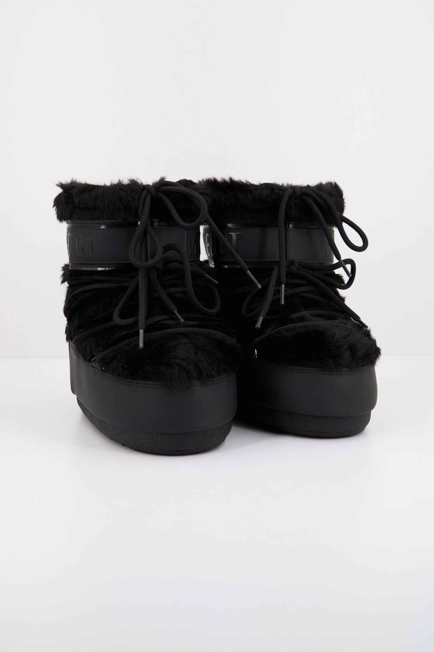 MOON BOOT MB ICON LOW FAUX FUR en color NEGRO (2)