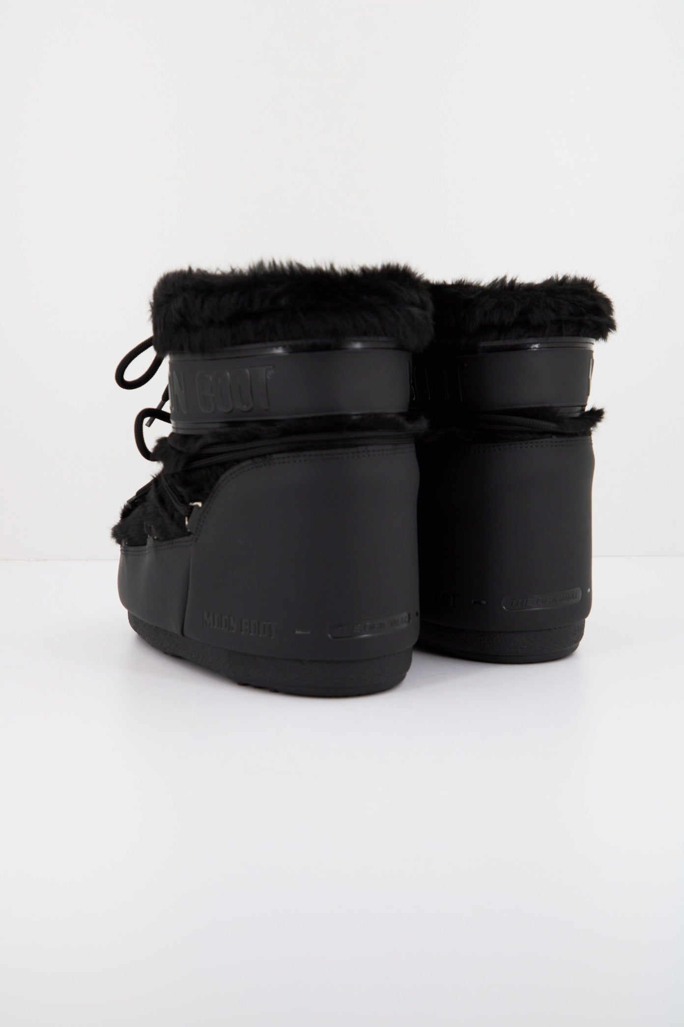 MOON BOOT MB ICON LOW FAUX FUR en color NEGRO (3)