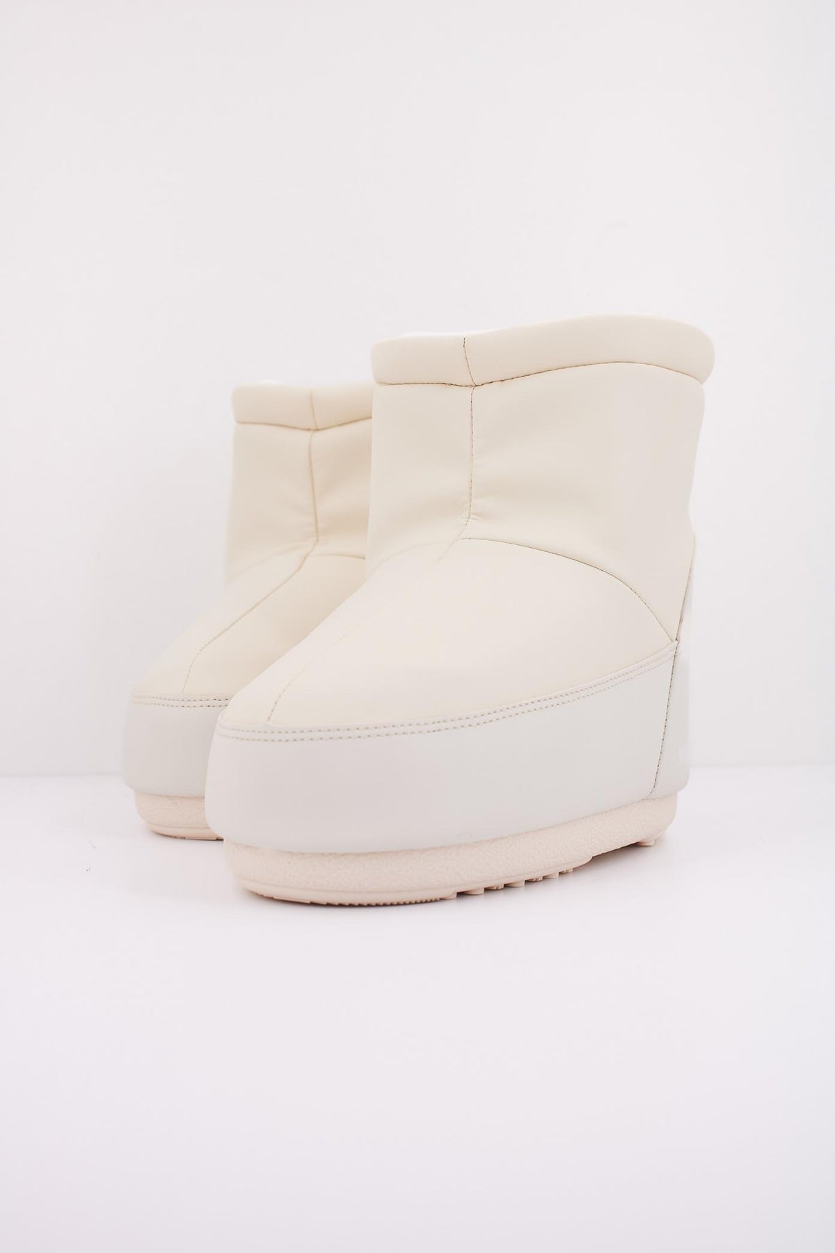 MOON BOOT ICON LOW NOLACE RUBBER en color BLANCO (2)