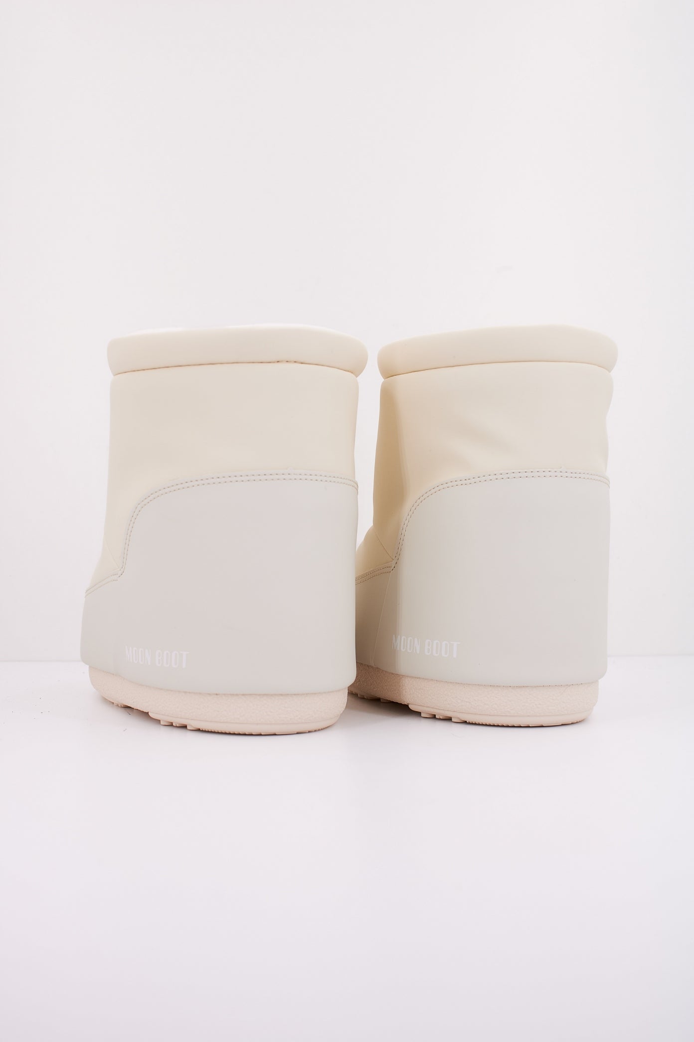 MOON BOOT MB ICON LOW NOLAC en color BLANCO (4)