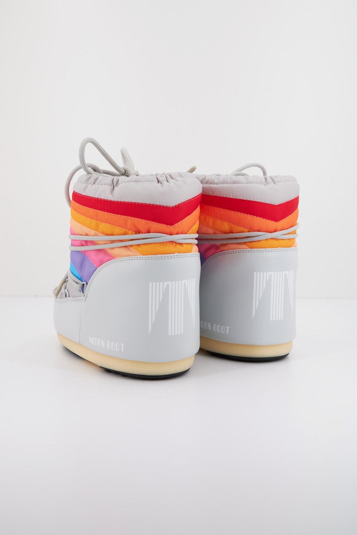 MOON BOOT ICON LOW RAINBOW en color GRIS (3)