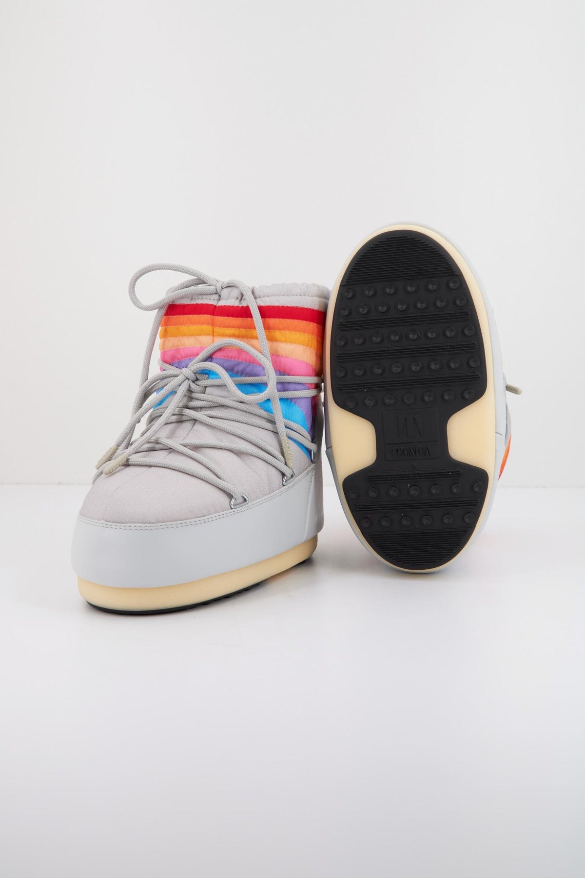 MOON BOOT ICON LOW RAINBOW en color GRIS (4)