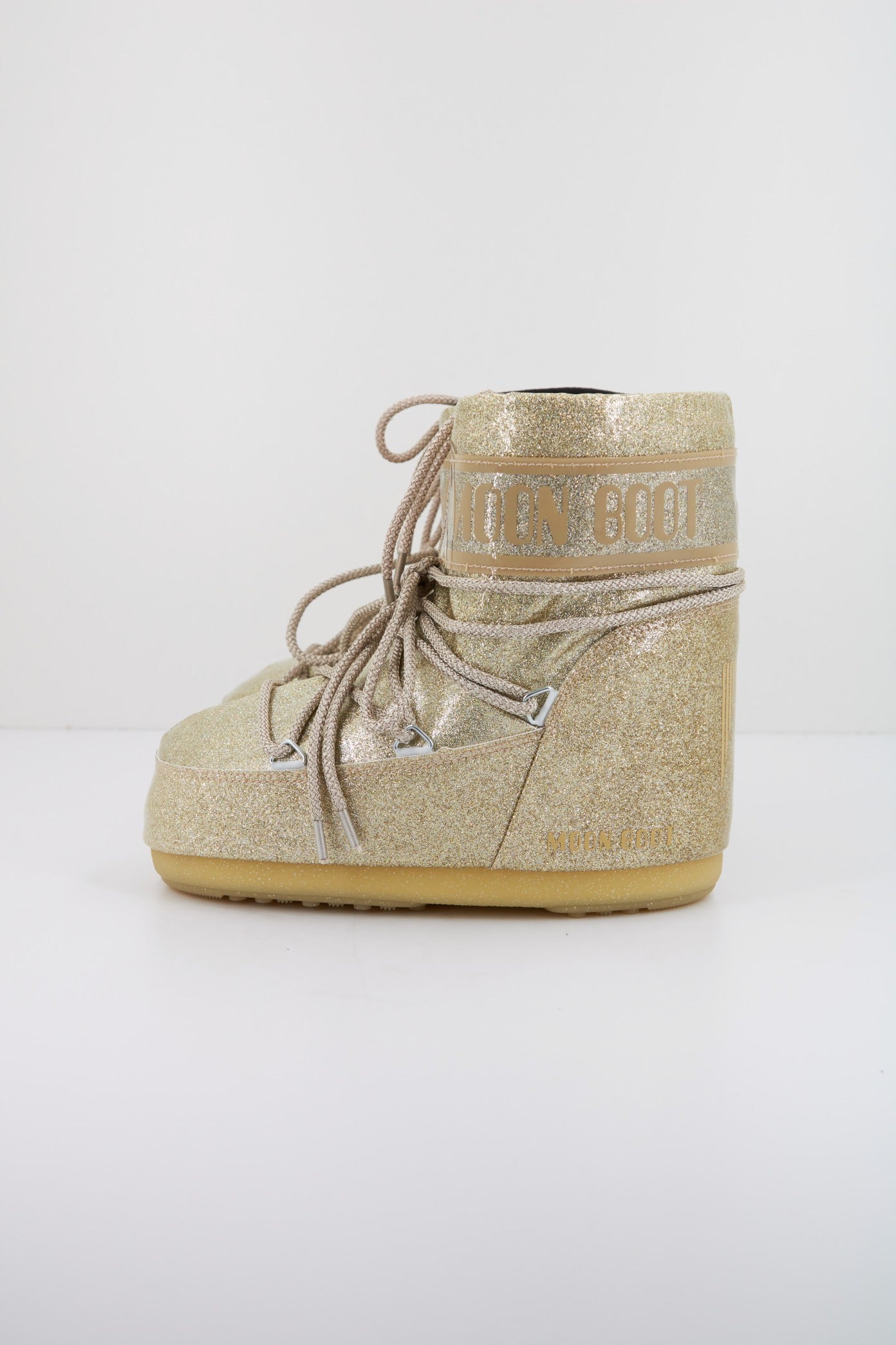 MOON BOOT MB ICON LOW GLITTER en color ORO (1)