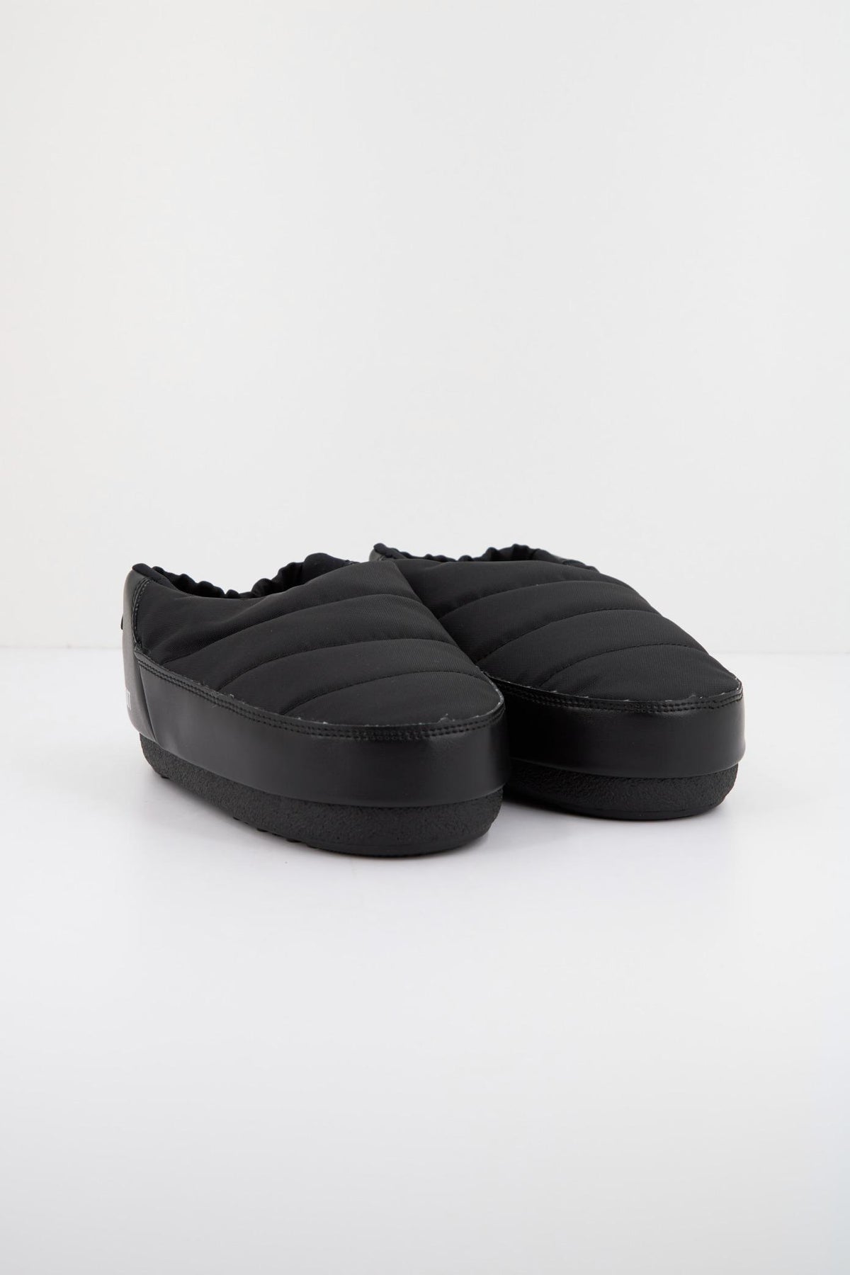 MOON BOOT SANDAL BAND NYLON en color NEGRO (2)