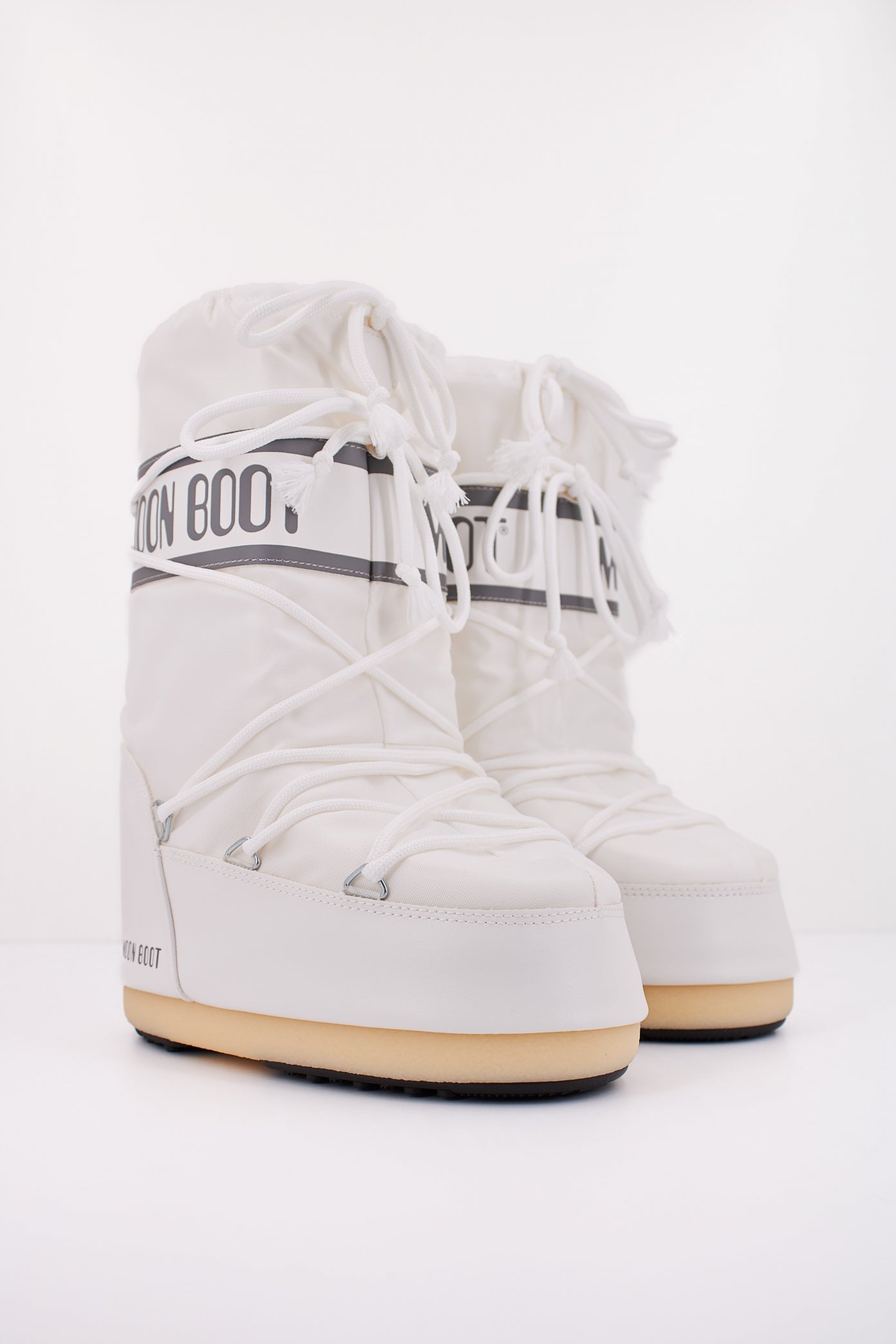 MOON BOOT MB ICON NYLON en color BLANCO  (2)