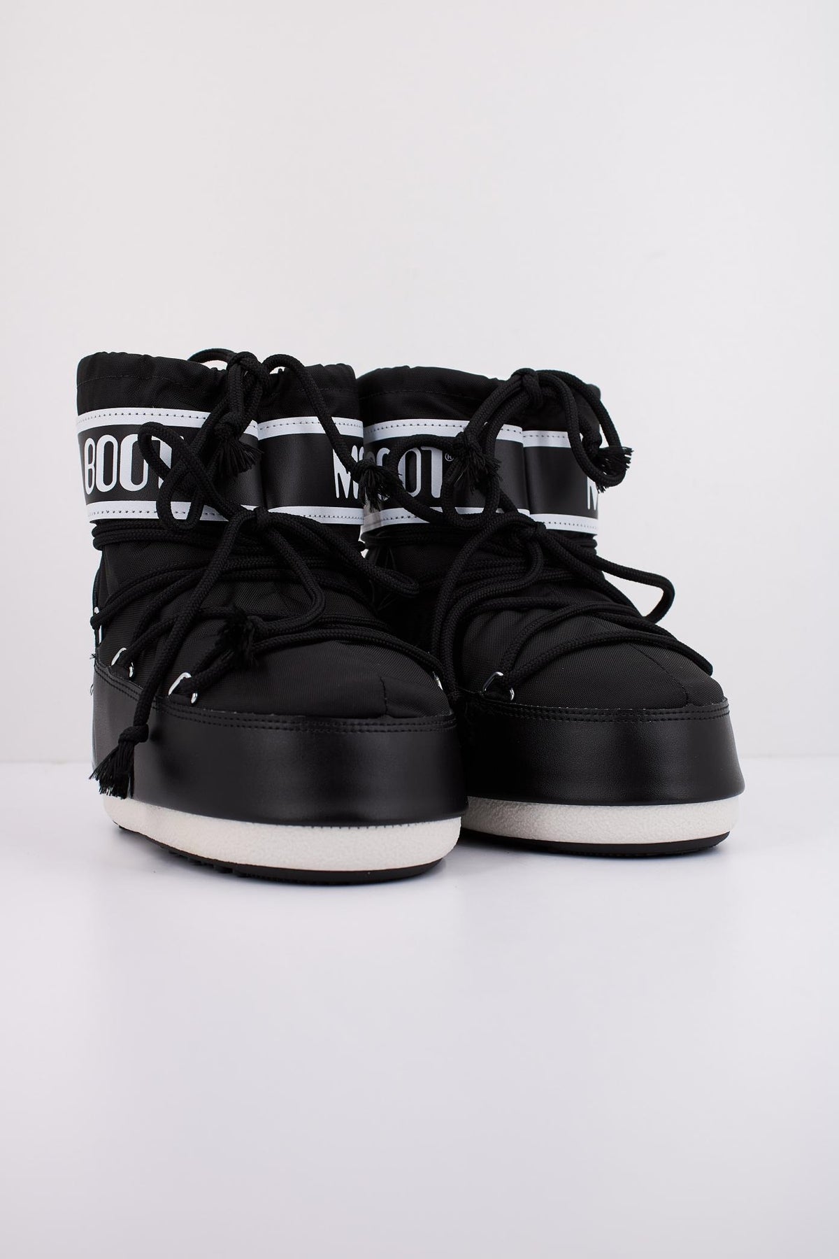 MOON BOOT ICON LOW NYLON K en color NEGRO (2)