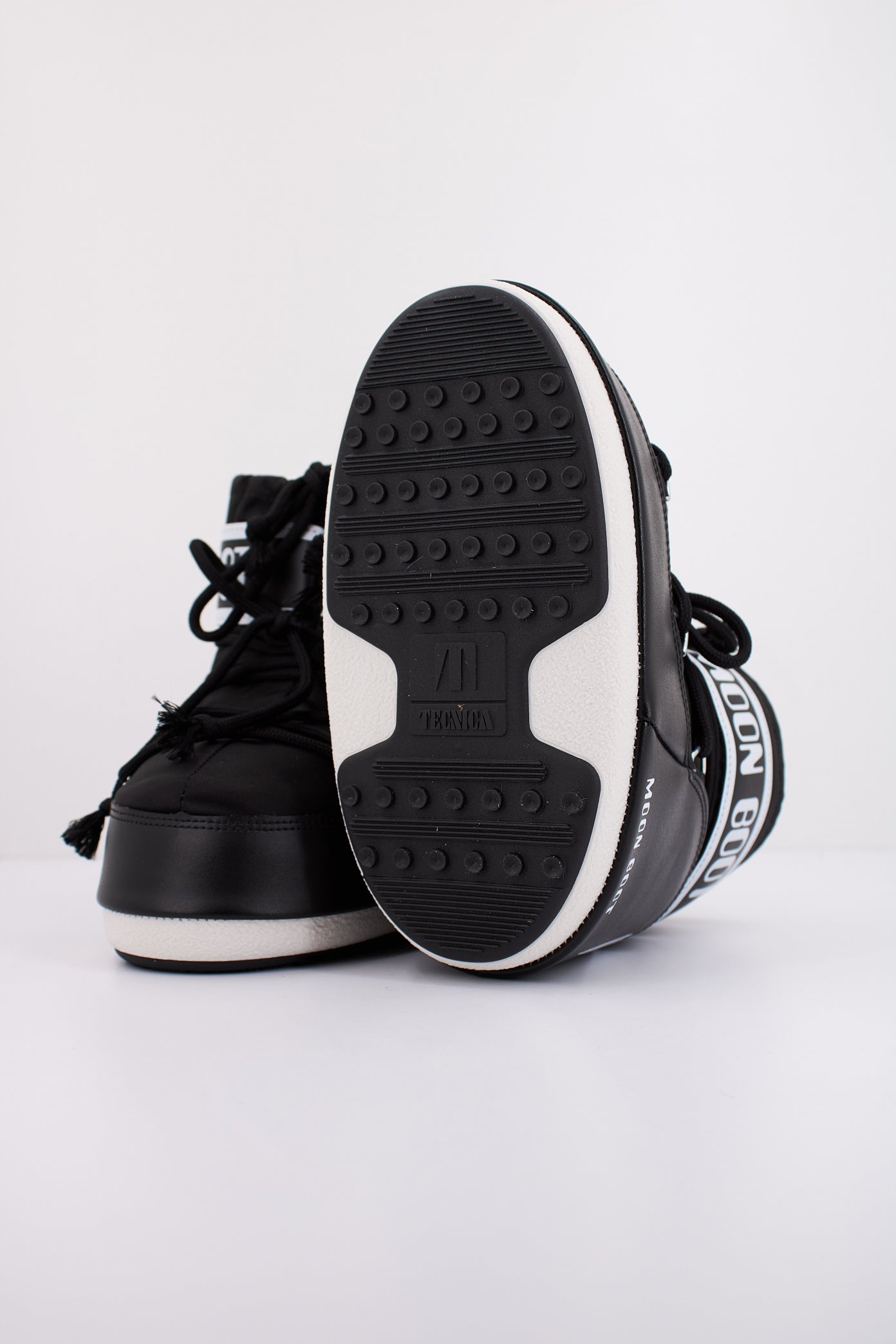 MOON BOOT MB ICON LOW NY en color NEGRO (5)