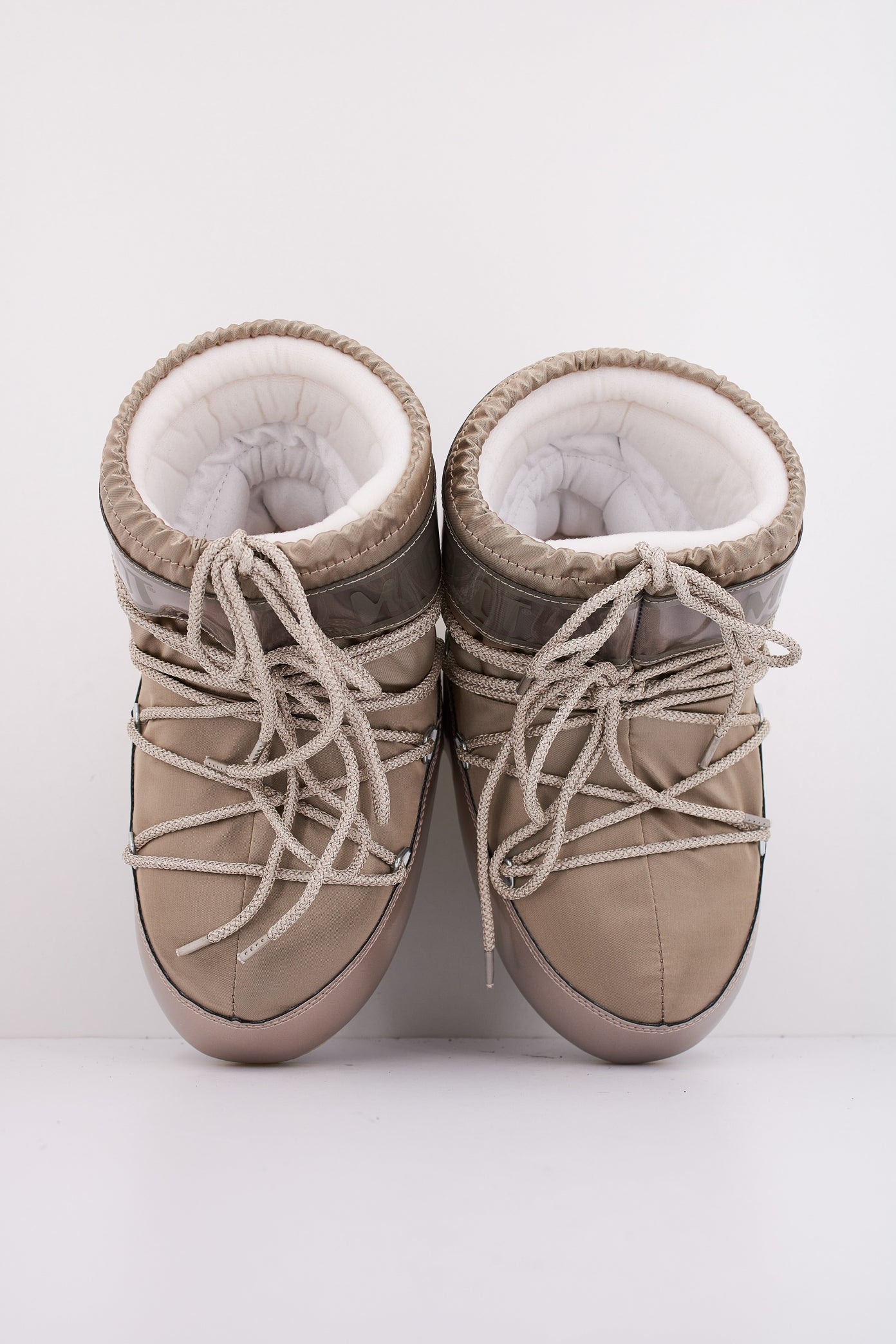 MOON BOOT MB ICON LOW GLANC en color BRONCE (3)