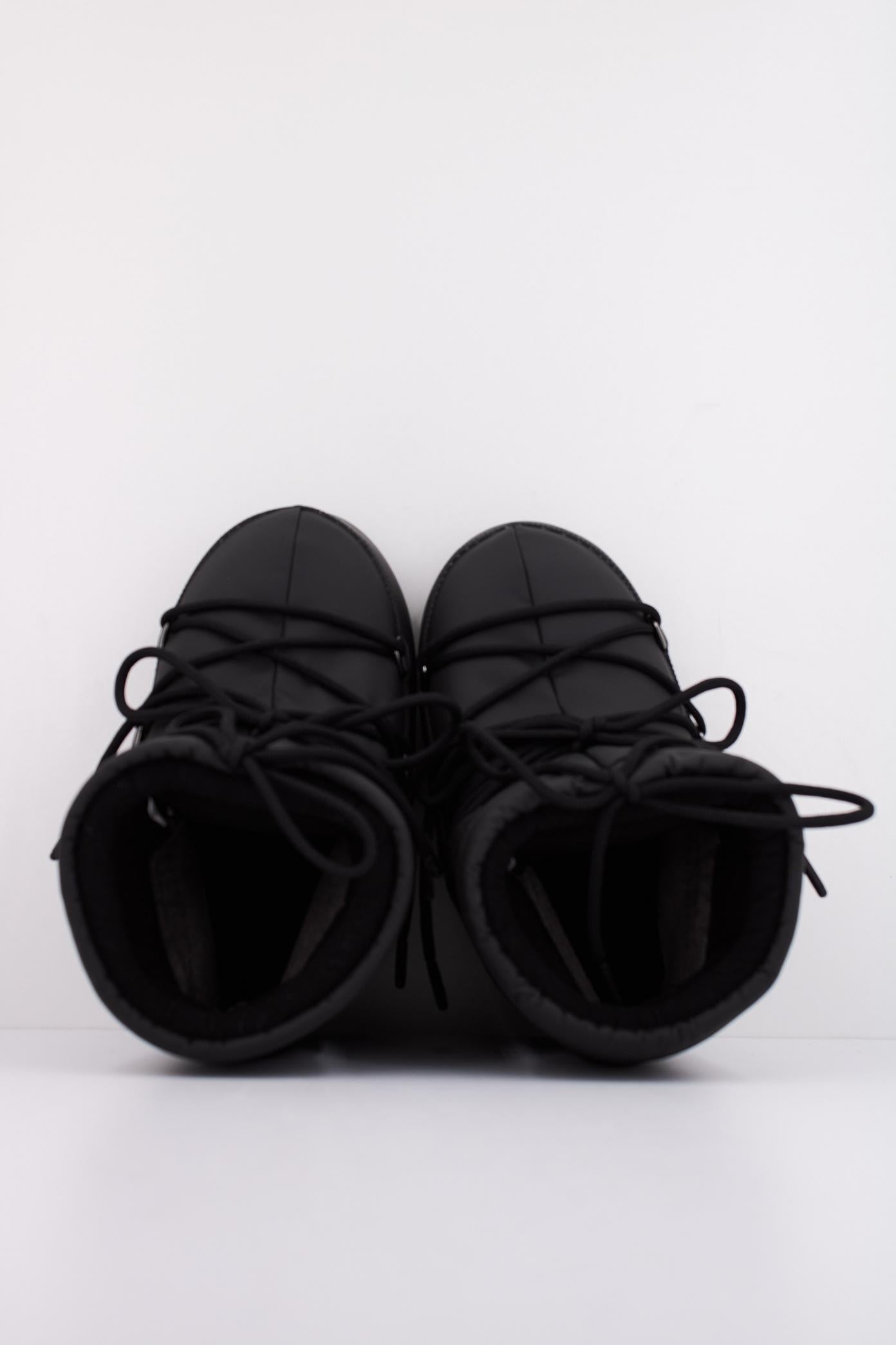 MOON BOOT MB ICON LOW RUBBE en color NEGRO (3)