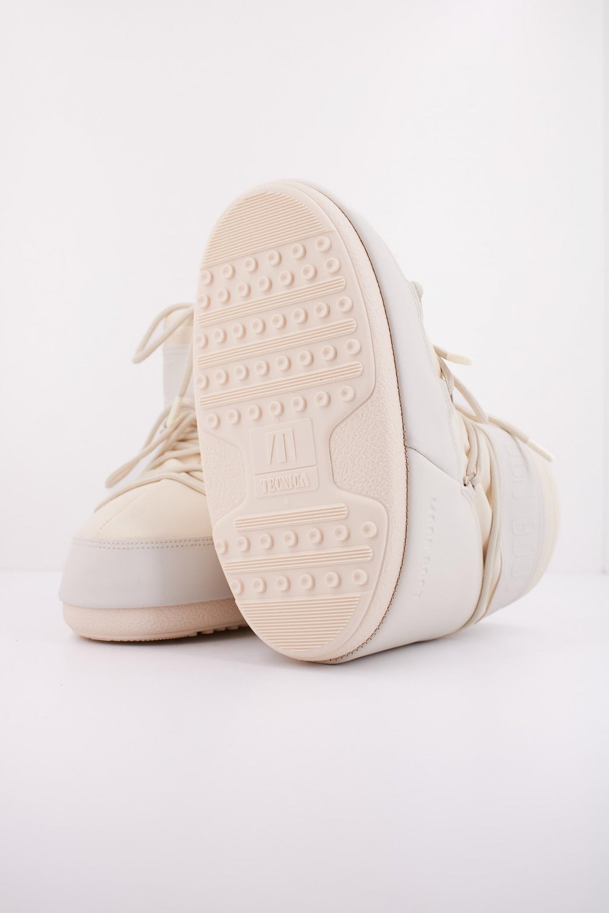 MOON BOOT ICON LOW RUBBER en color BLANCO (5)