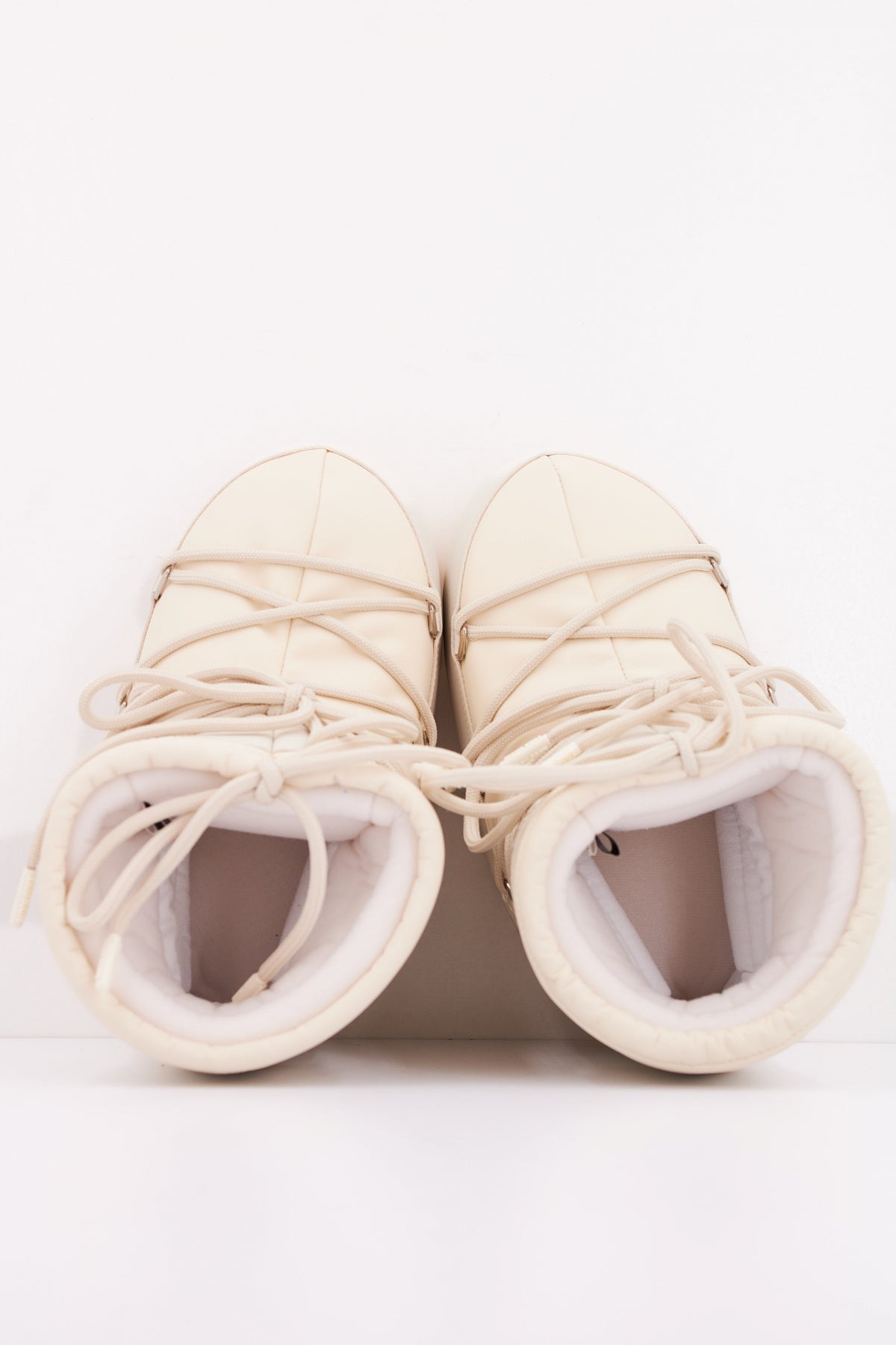 MOON BOOT MB ICON LOW RUBB en color BLANCO  (3)
