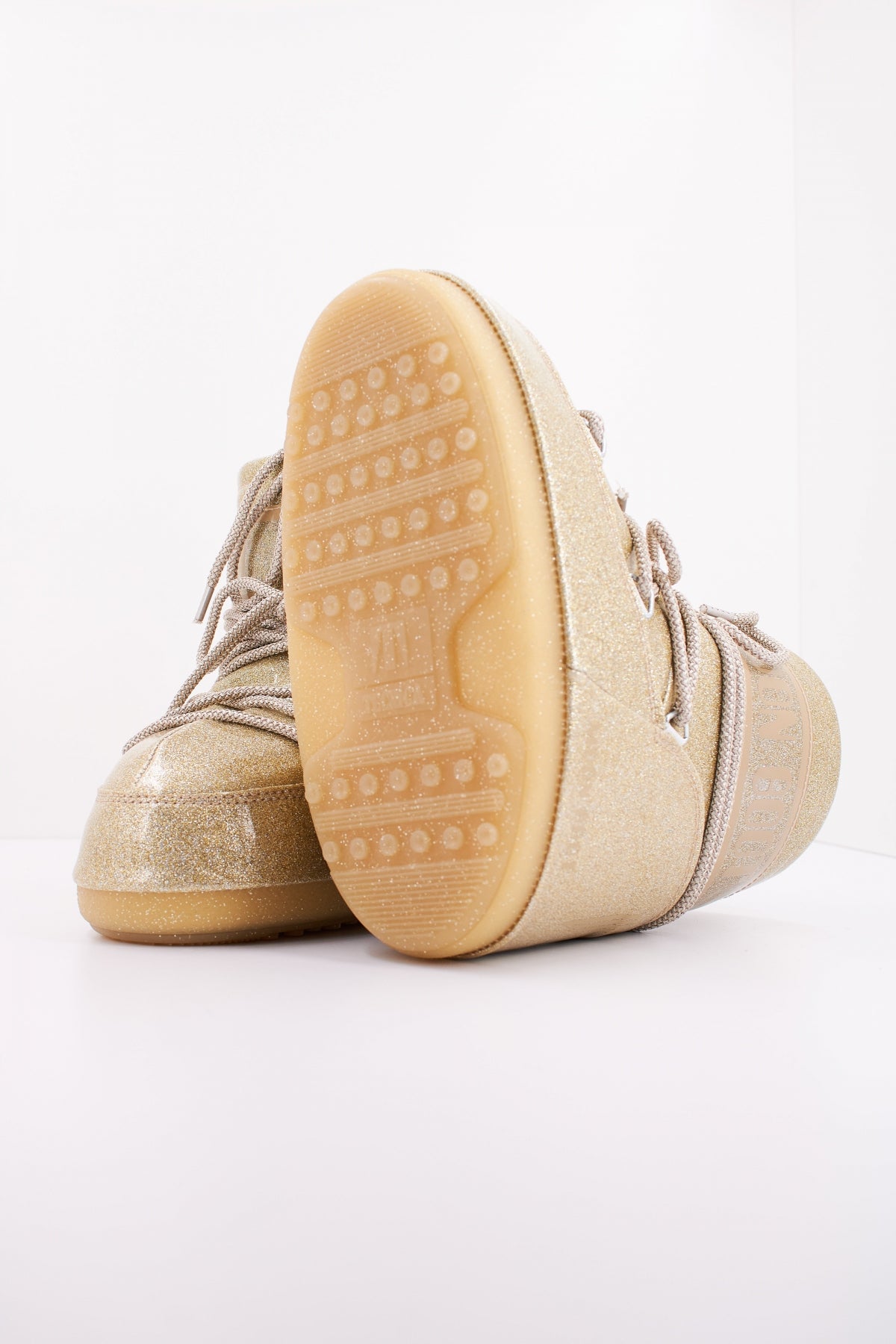 MOON BOOT MB ICON LOW GLIT en color ORO  (5)