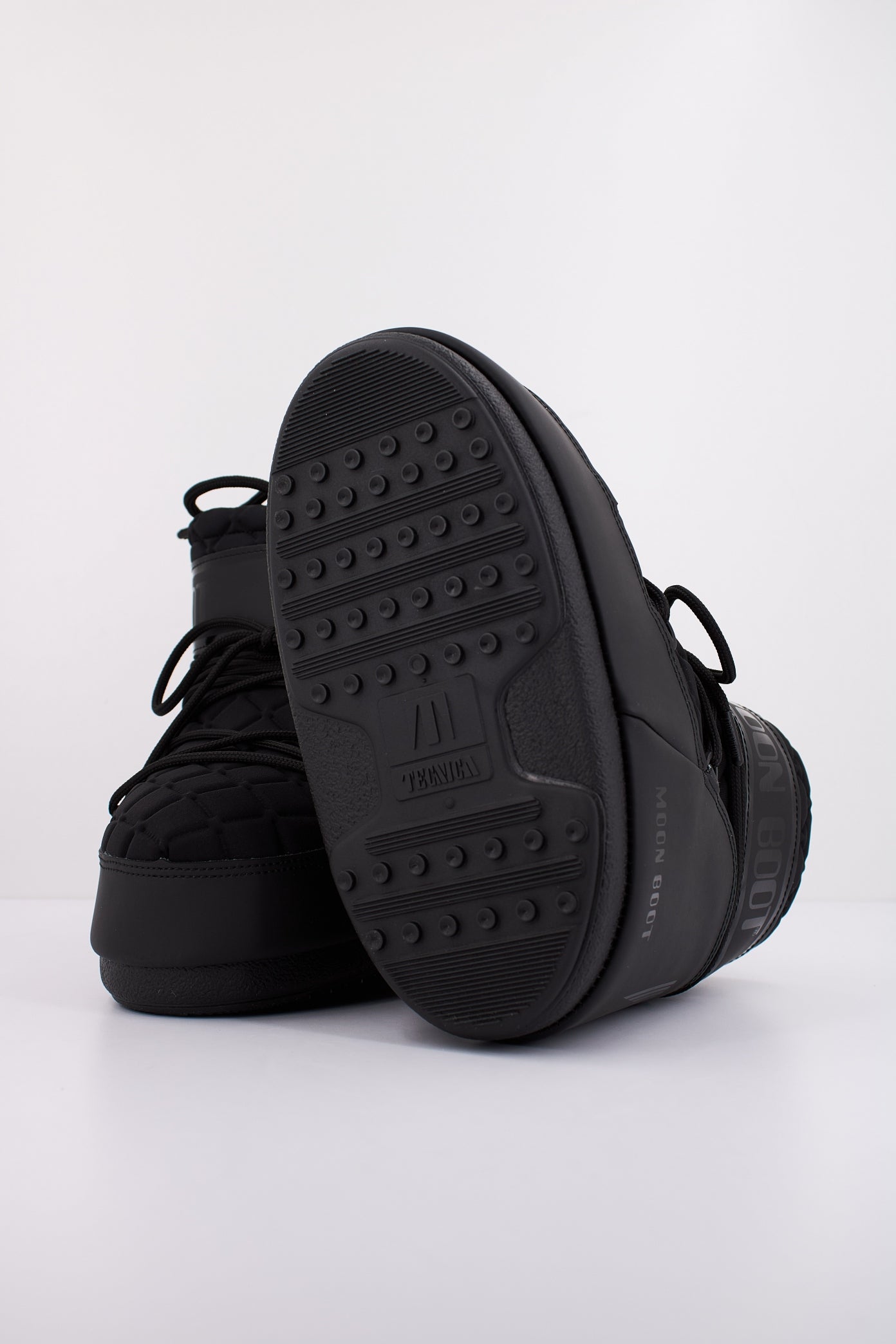 MOON BOOT MB ICON LOW QUILT en color NEGRO (5)