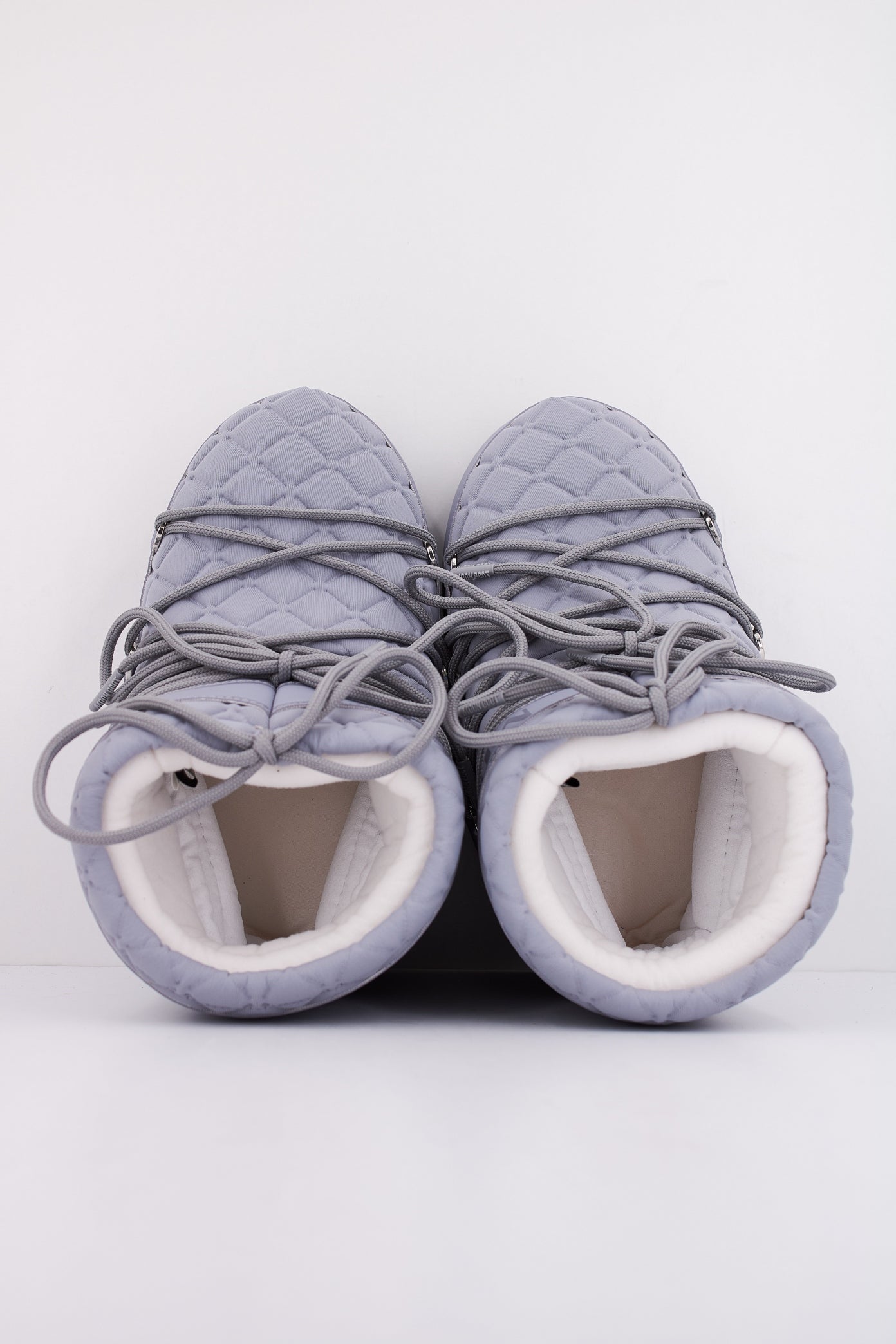 MOON BOOT MB ICON LOW QUILT en color GRIS (3)