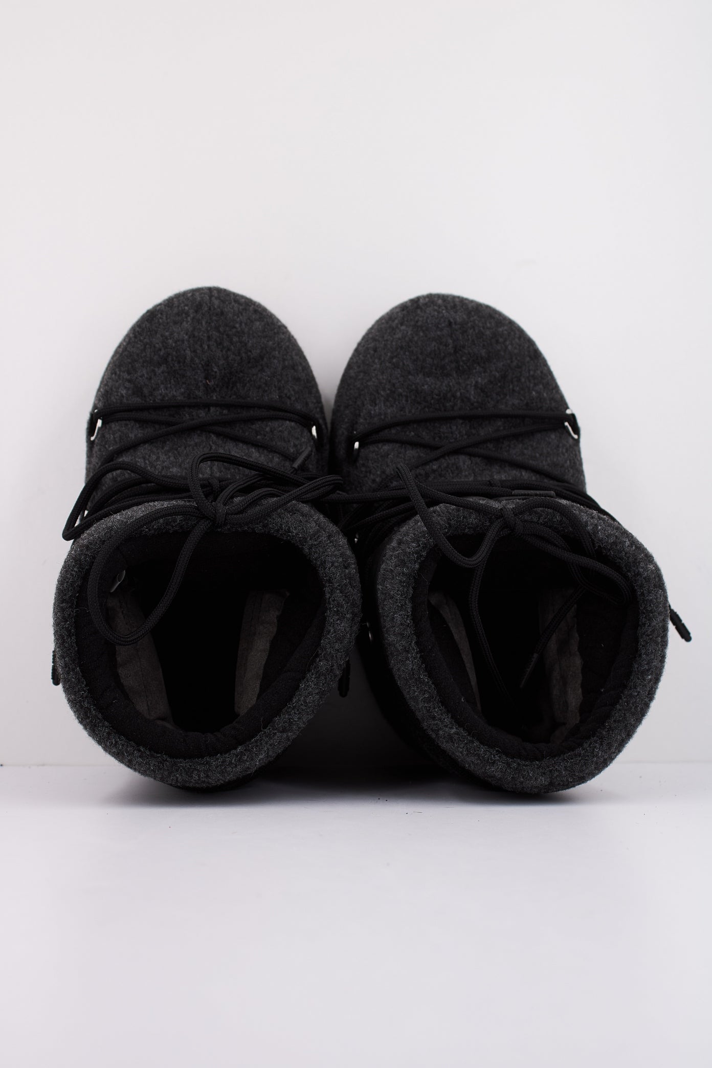 MOON BOOT MB ICON LOW FELT en color NEGRO (3)