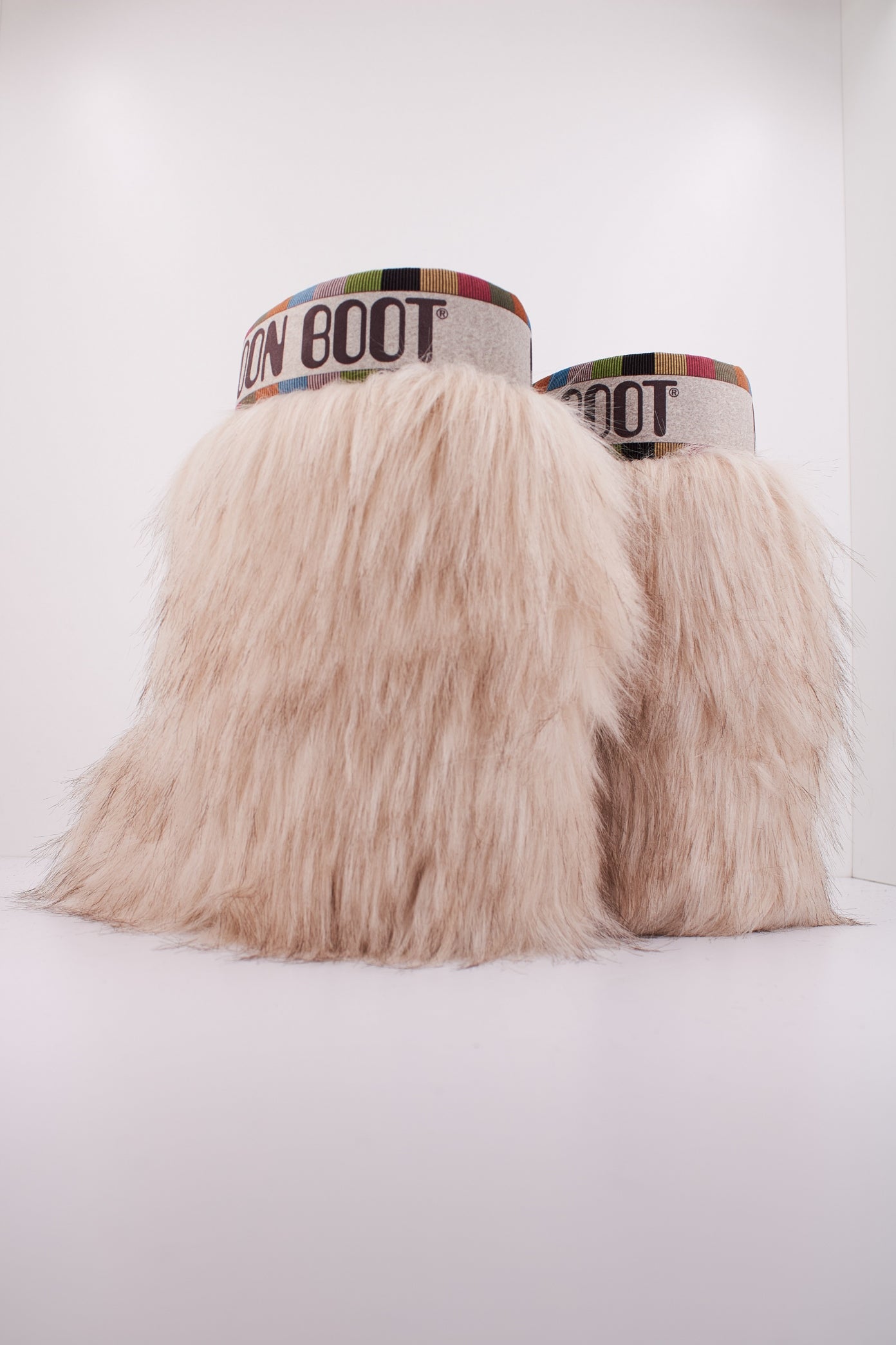 MOON BOOT ICON YETI MID en color BLANCO (4)