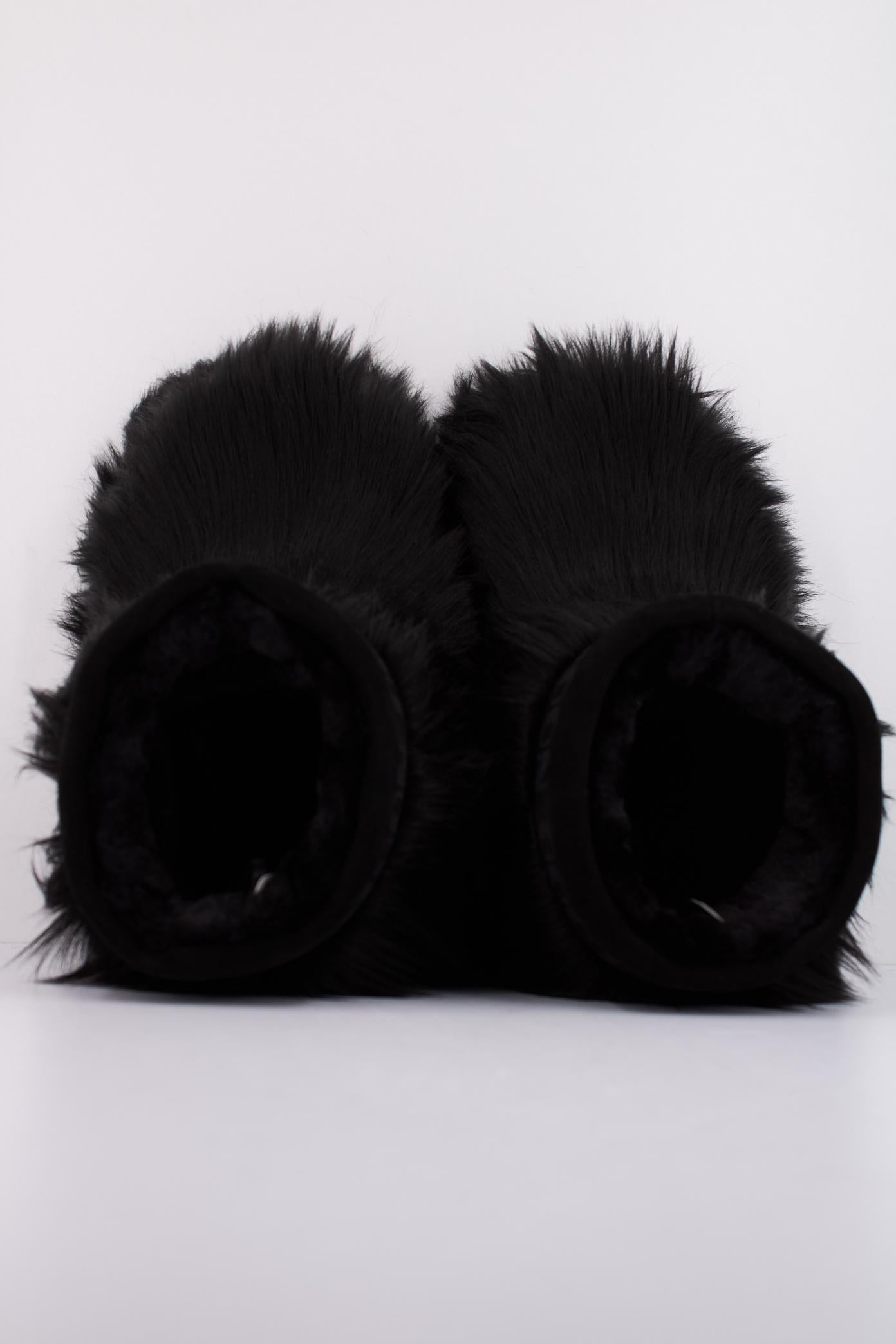 MOON BOOT ICON YETI MID en color NEGRO (3)
