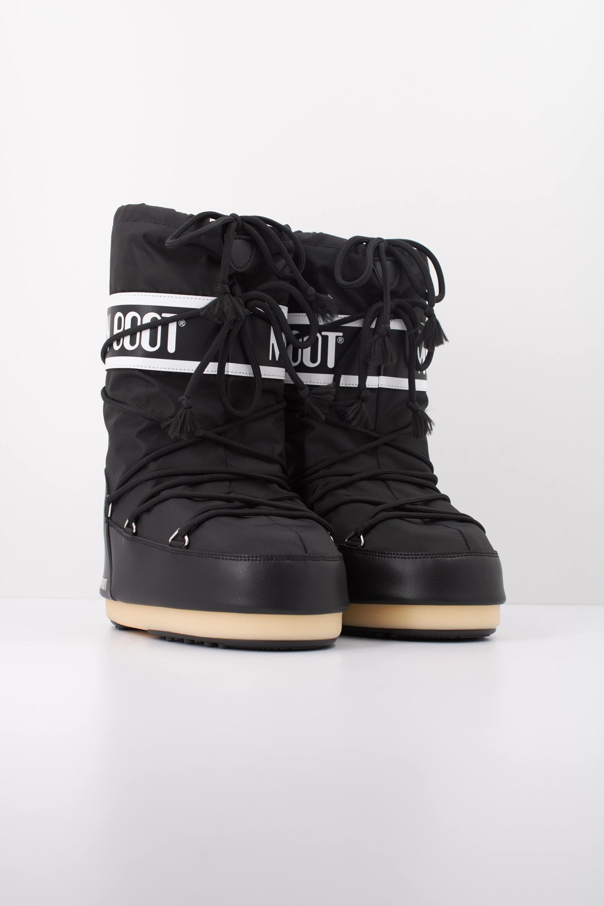 MOON BOOT ICON NYLON en color NEGRO (2)