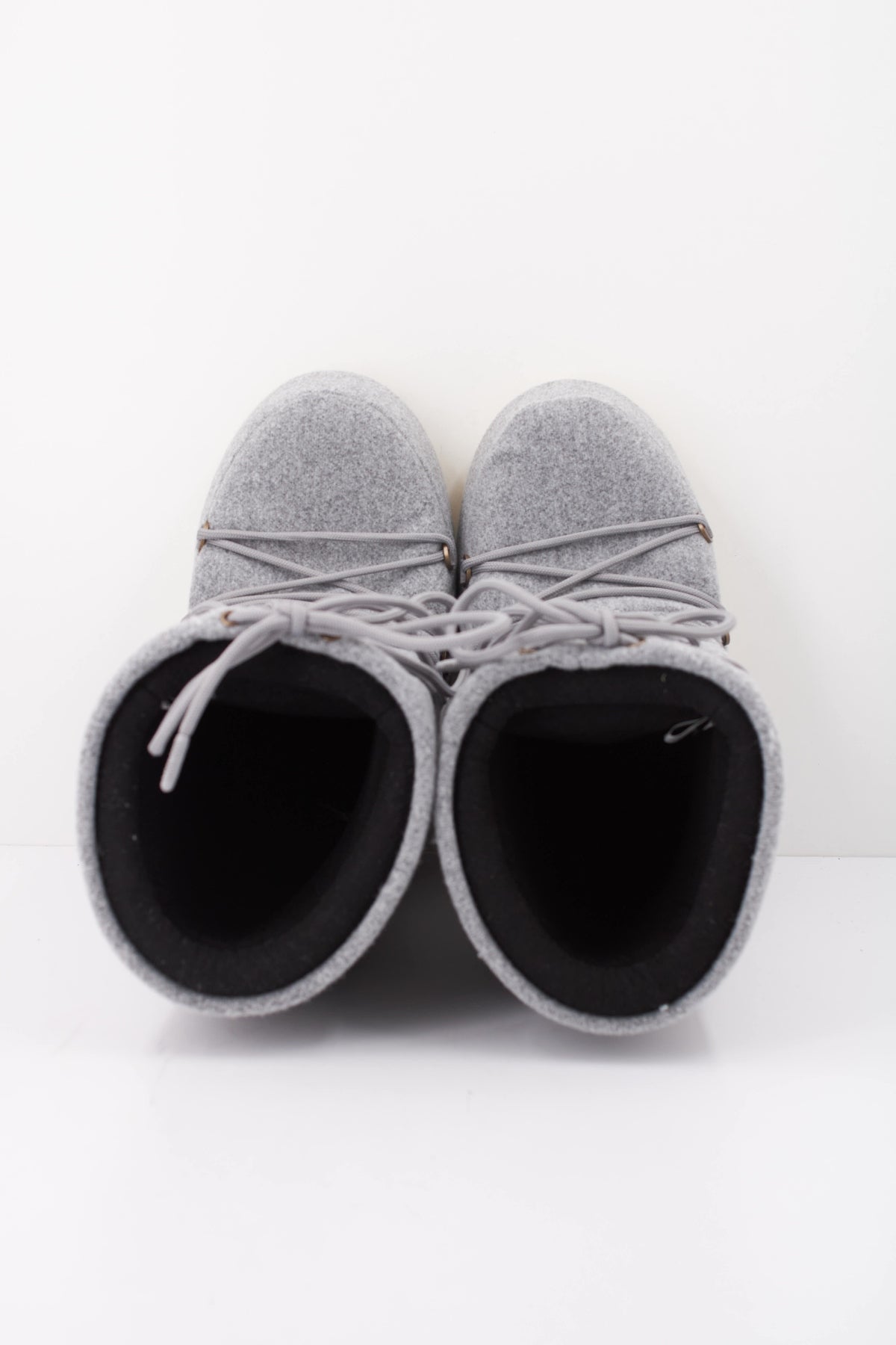 MOON BOOT ICON NUBUCK FELT en color GRIS (3)