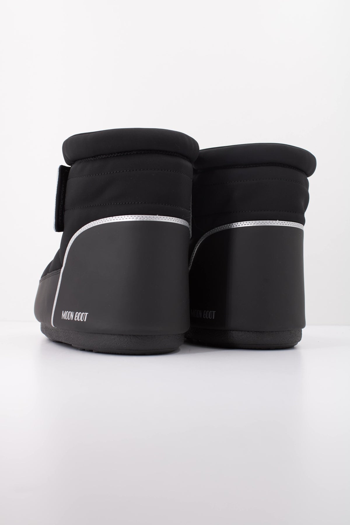 MOON BOOT ICON STRAP en color NEGRO (4)