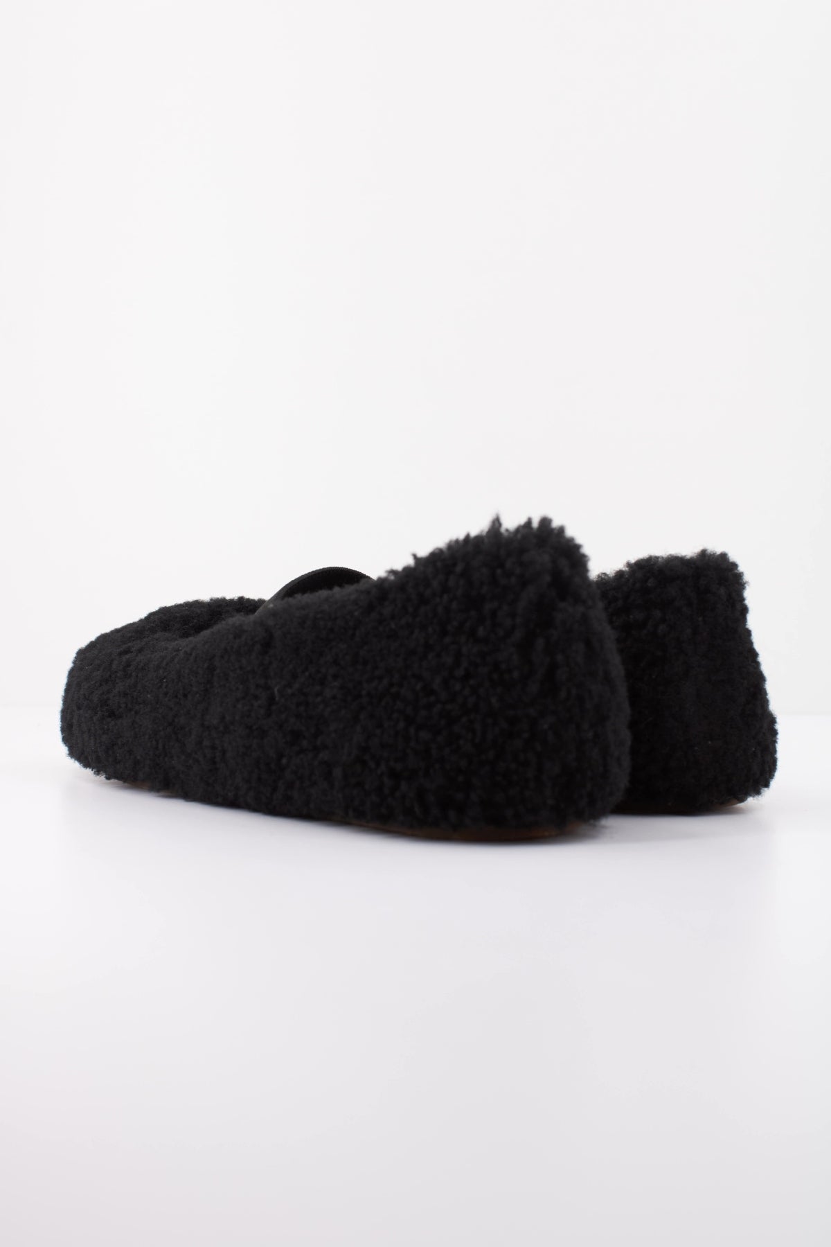 MOON BOOT SHEARLING BALLERINA en color NEGRO (4)