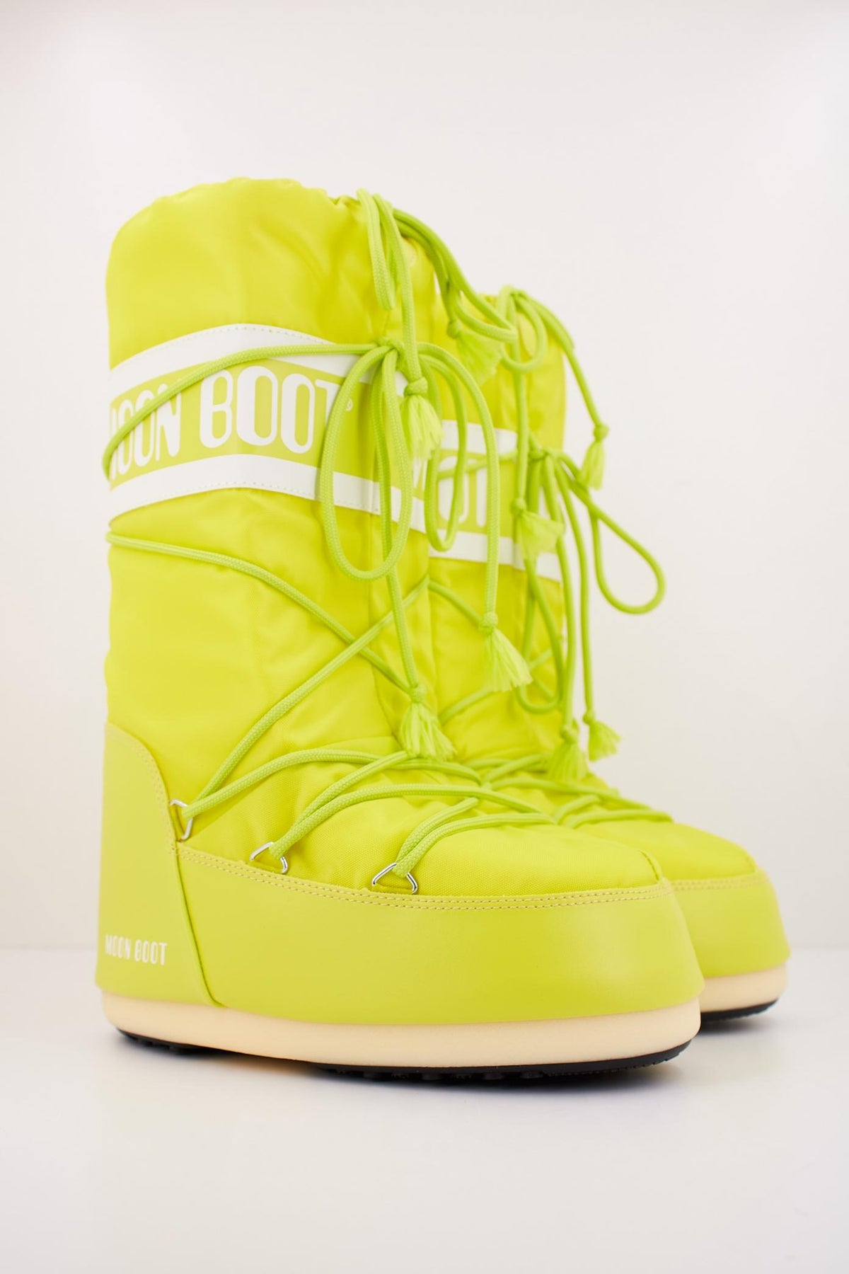 MOON BOOT ICON NYLON en color AMARILLO (2)