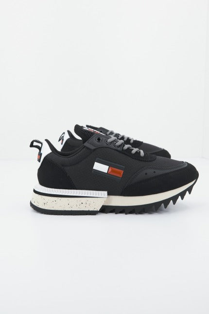 TOMMY JEANS THE CLEAT en color NEGRO (2)