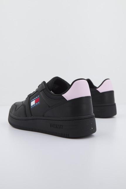 TOMMY JEANS RETRO BASKET en color NEGRO (2)