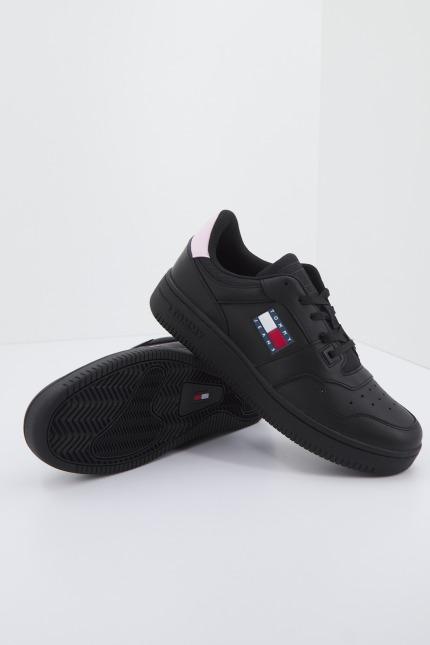 TOMMY JEANS RETRO BASKET en color NEGRO (4)